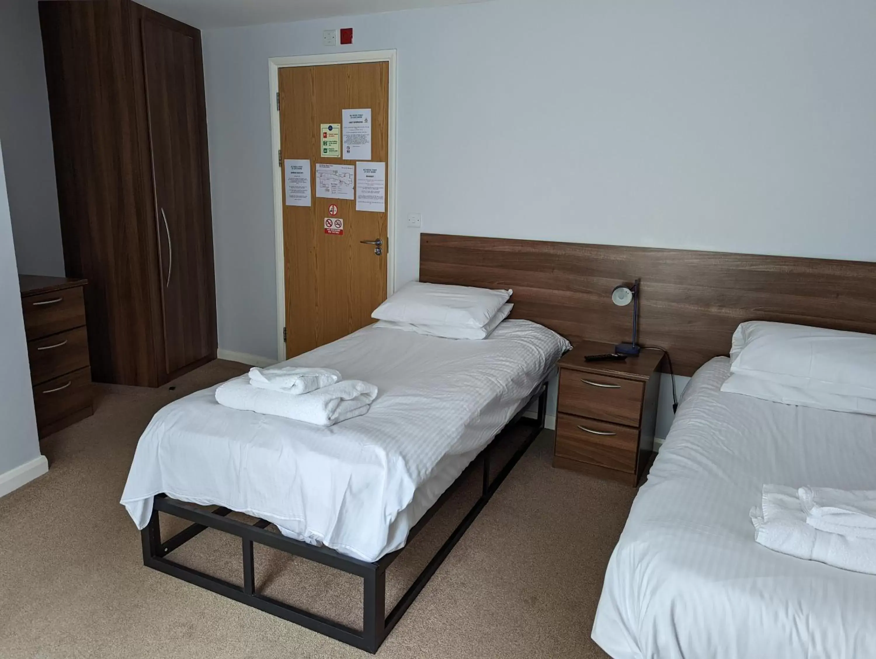 Bed in Barley Sheaf, Old Bridge Street EN SUITE ROOMS, ROOM ONLY