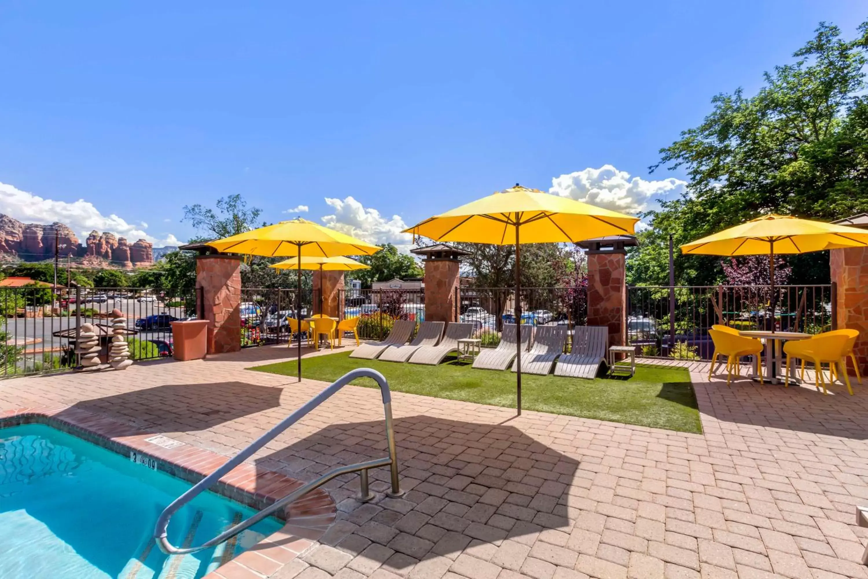 Pool view, Swimming Pool in Aiden by Best Western Sedona