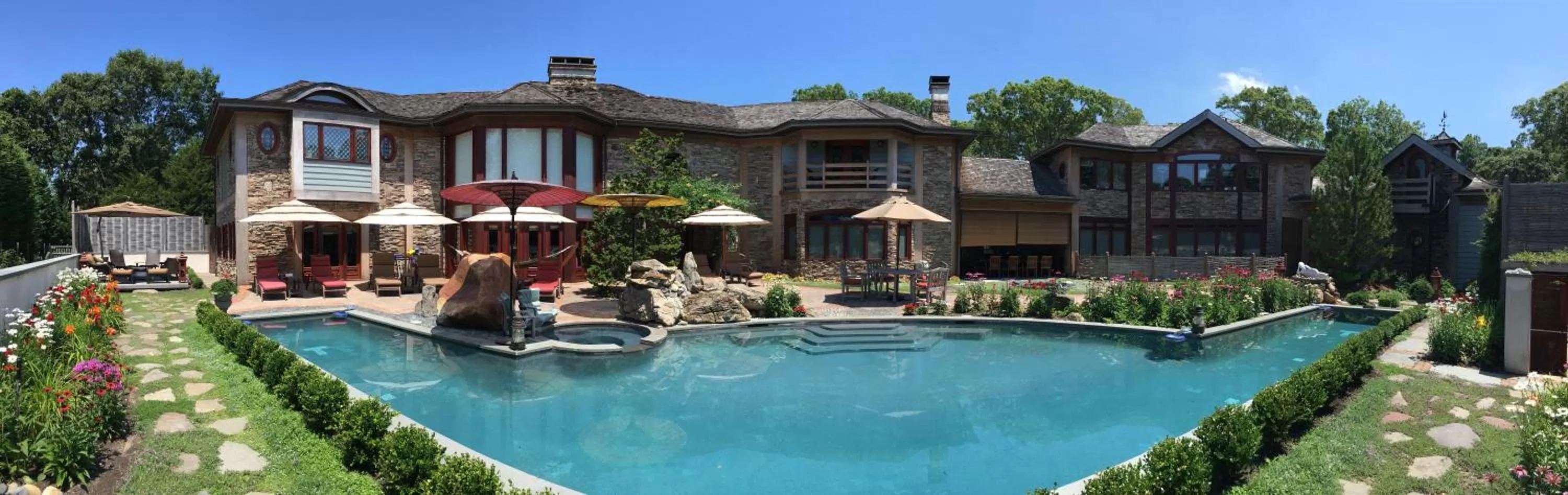 Facade/entrance, Property Building in East Hampton Art House Bed and Breakfast