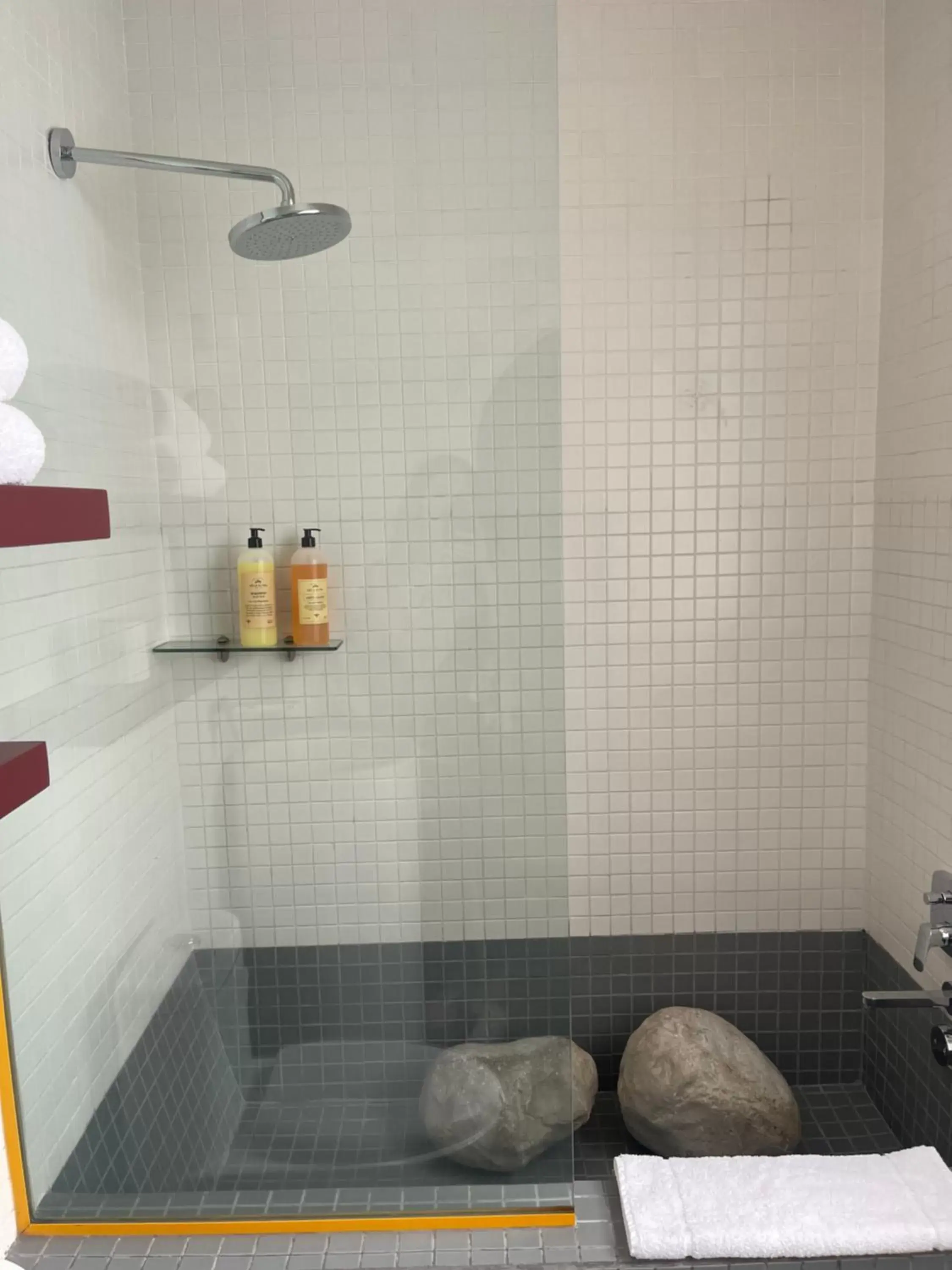 Shower, Bathroom in Casa Amari