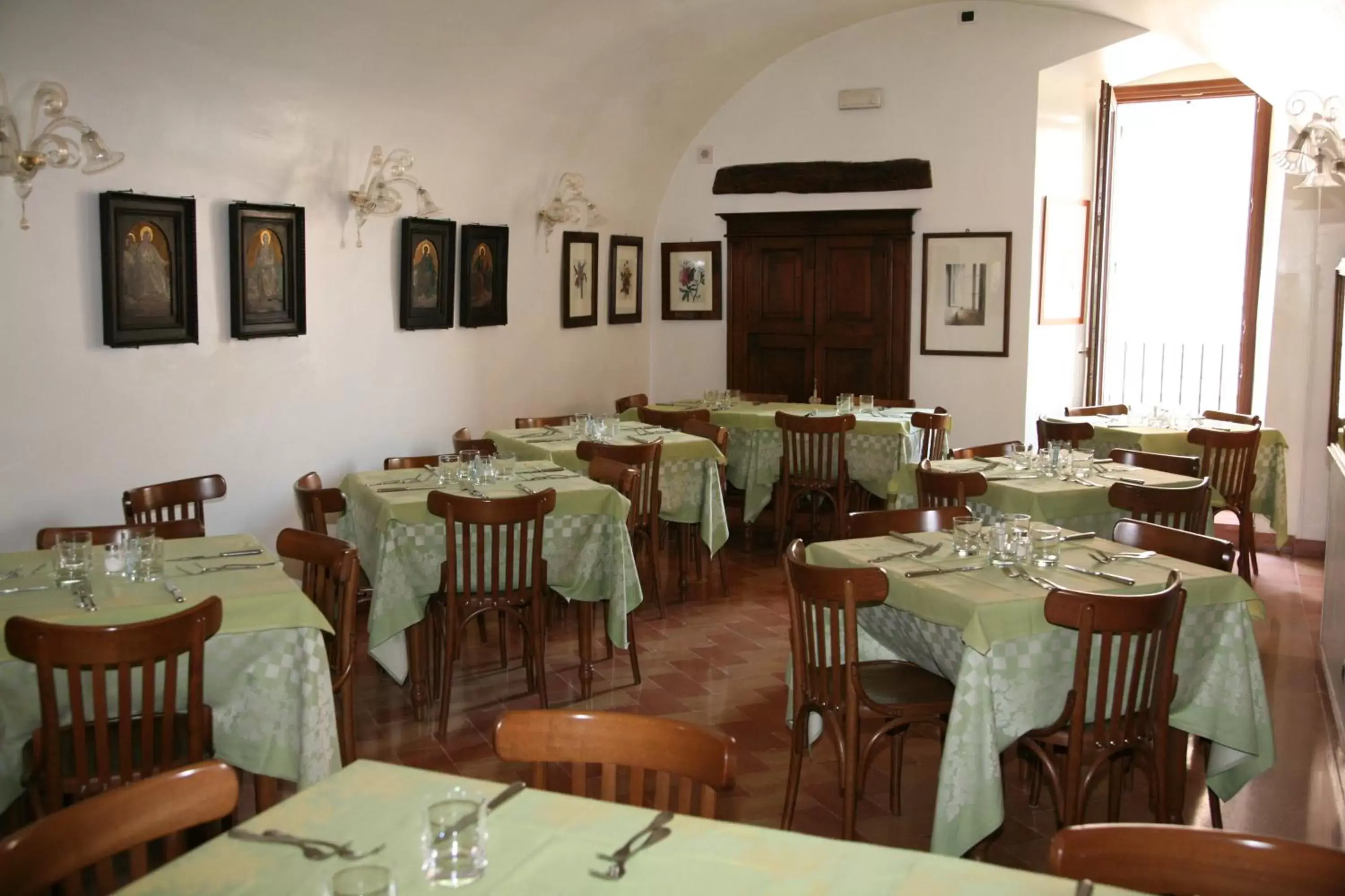 Restaurant/Places to Eat in Hotel Trattoria Pallotta