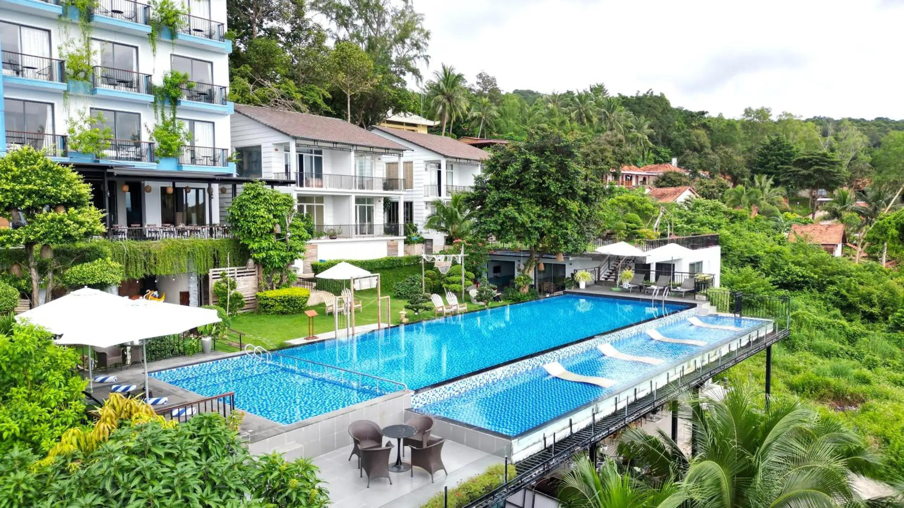 Swimming pool, Pool View in Tom Hill Boutique Resort & Spa