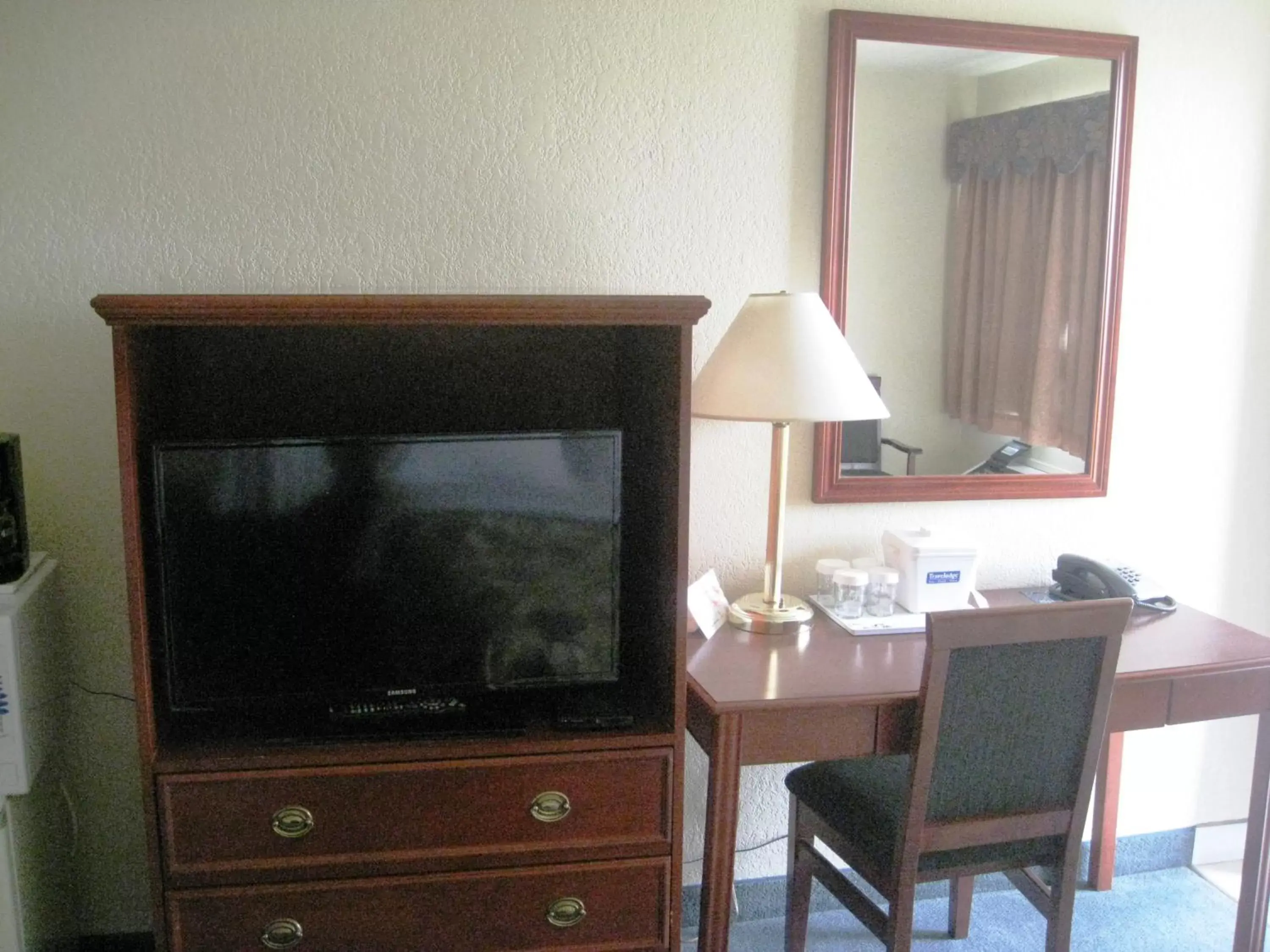 Other, TV/Entertainment Center in Travelodge by Wyndham Drumheller AB