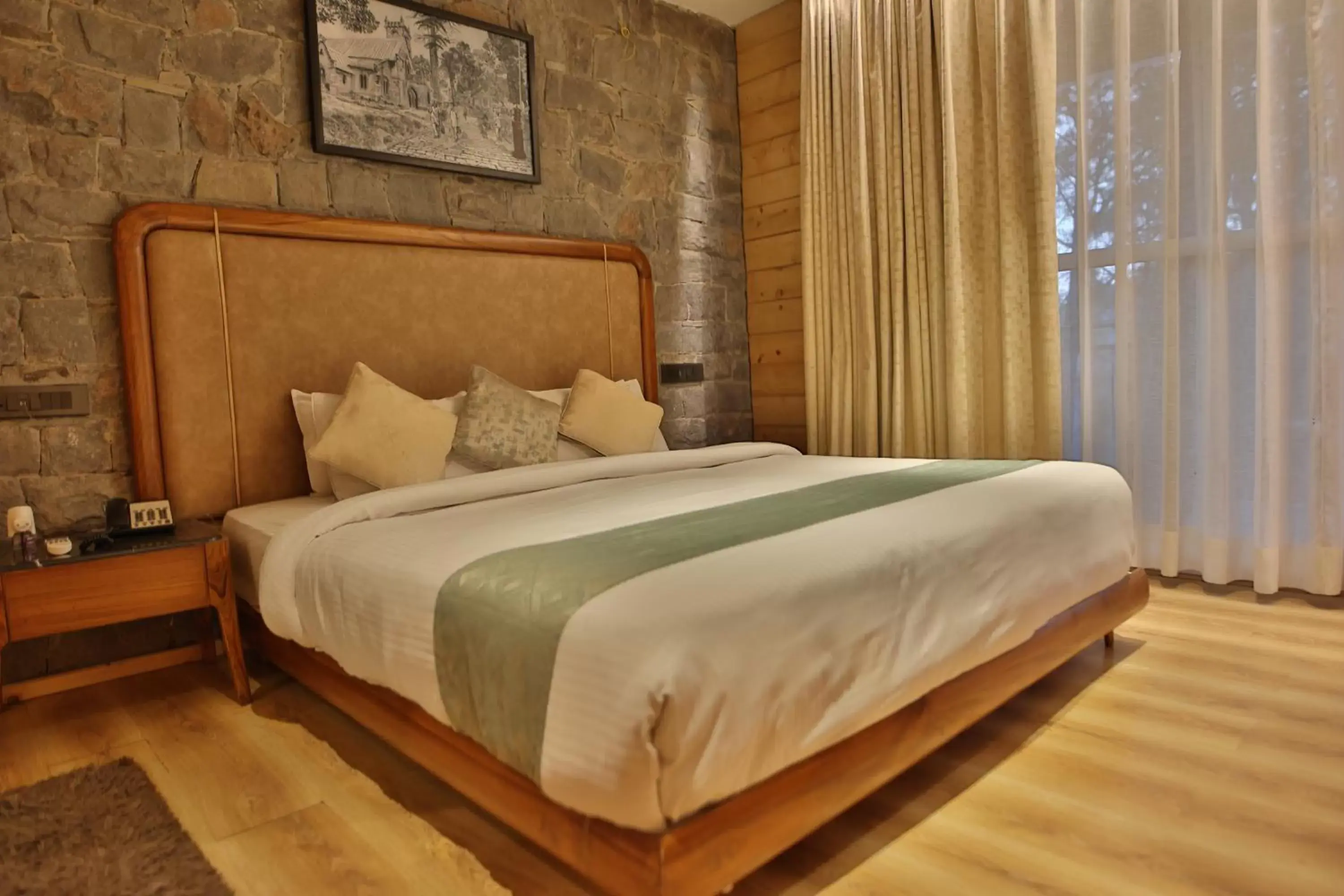 Bedroom, Bed in Kasauli Hills Resort