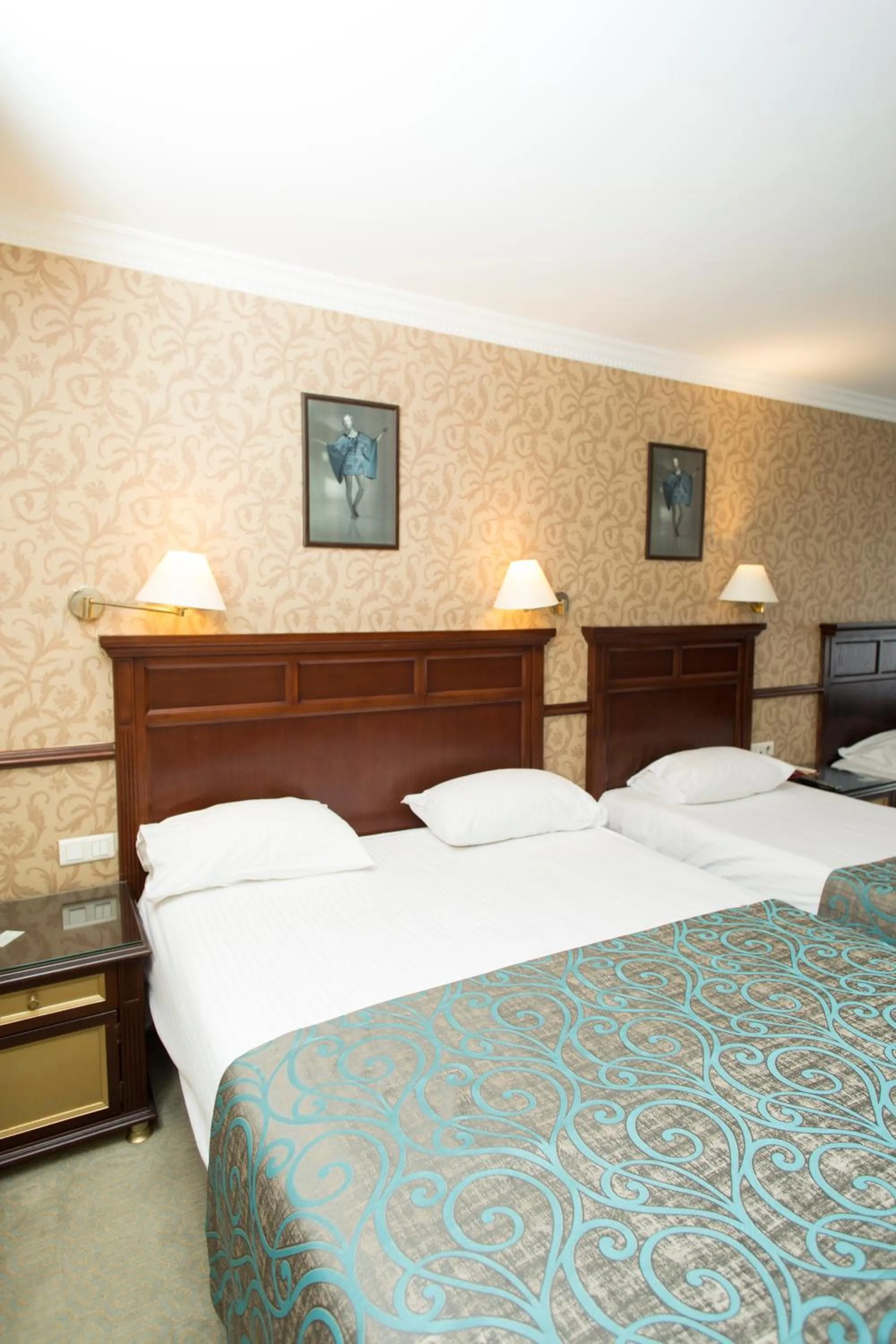 Bed in Topkapi Inter Istanbul Hotel