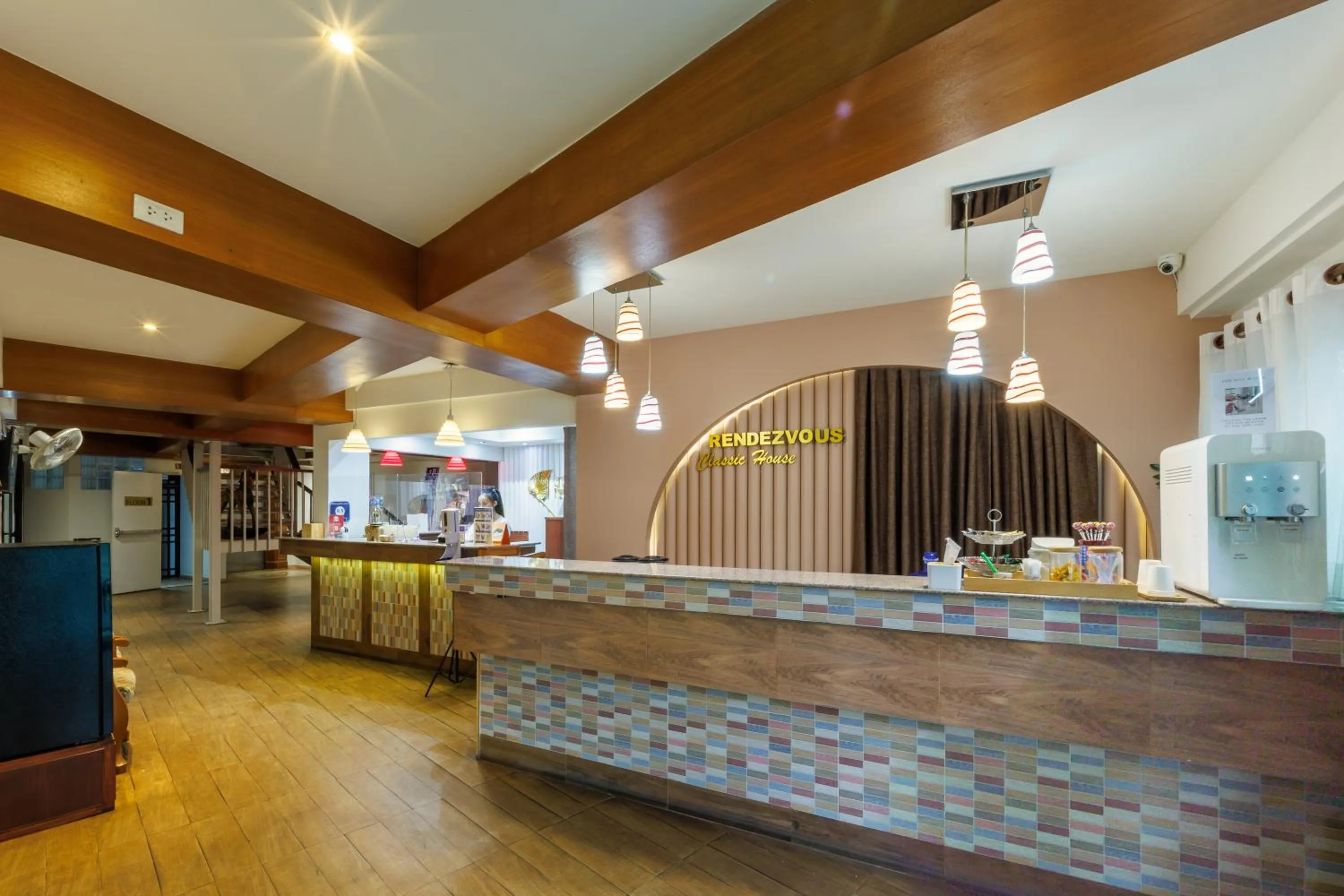 Restaurant/places to eat in Rendezvous Classic House