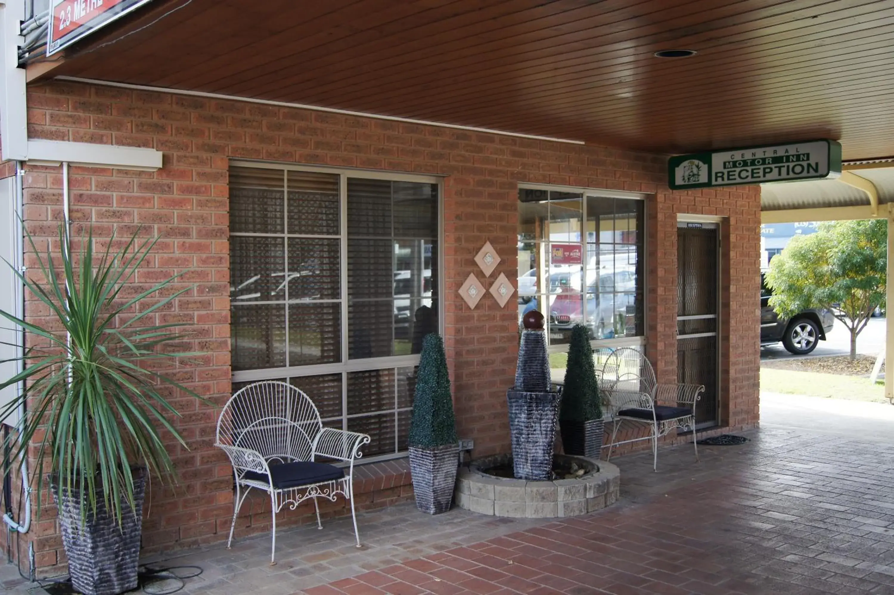 Facade/entrance in Central Yarrawonga Motor Inn