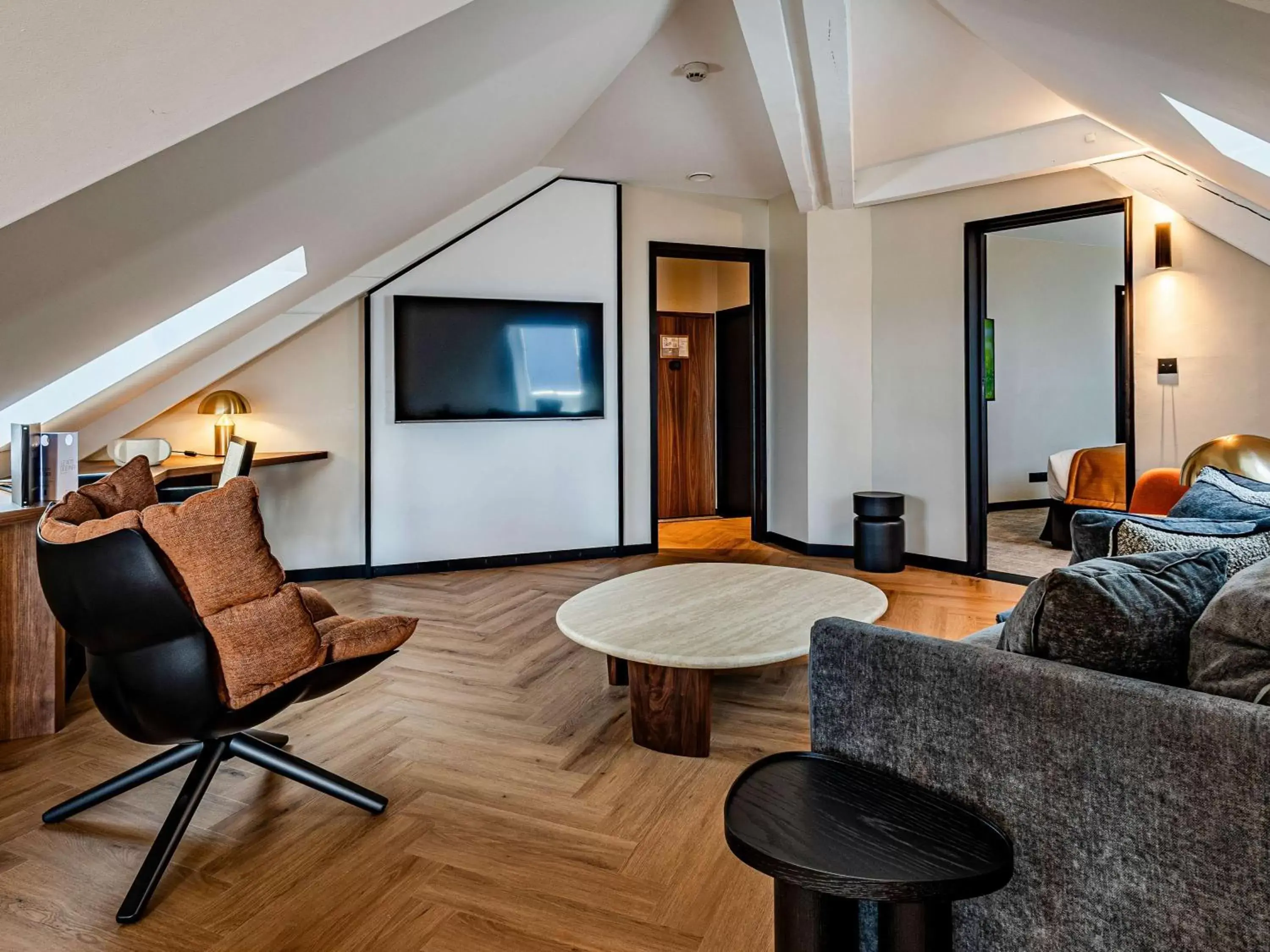 Bedroom, Seating Area in Grand Hotel La Cloche Dijon - MGallery
