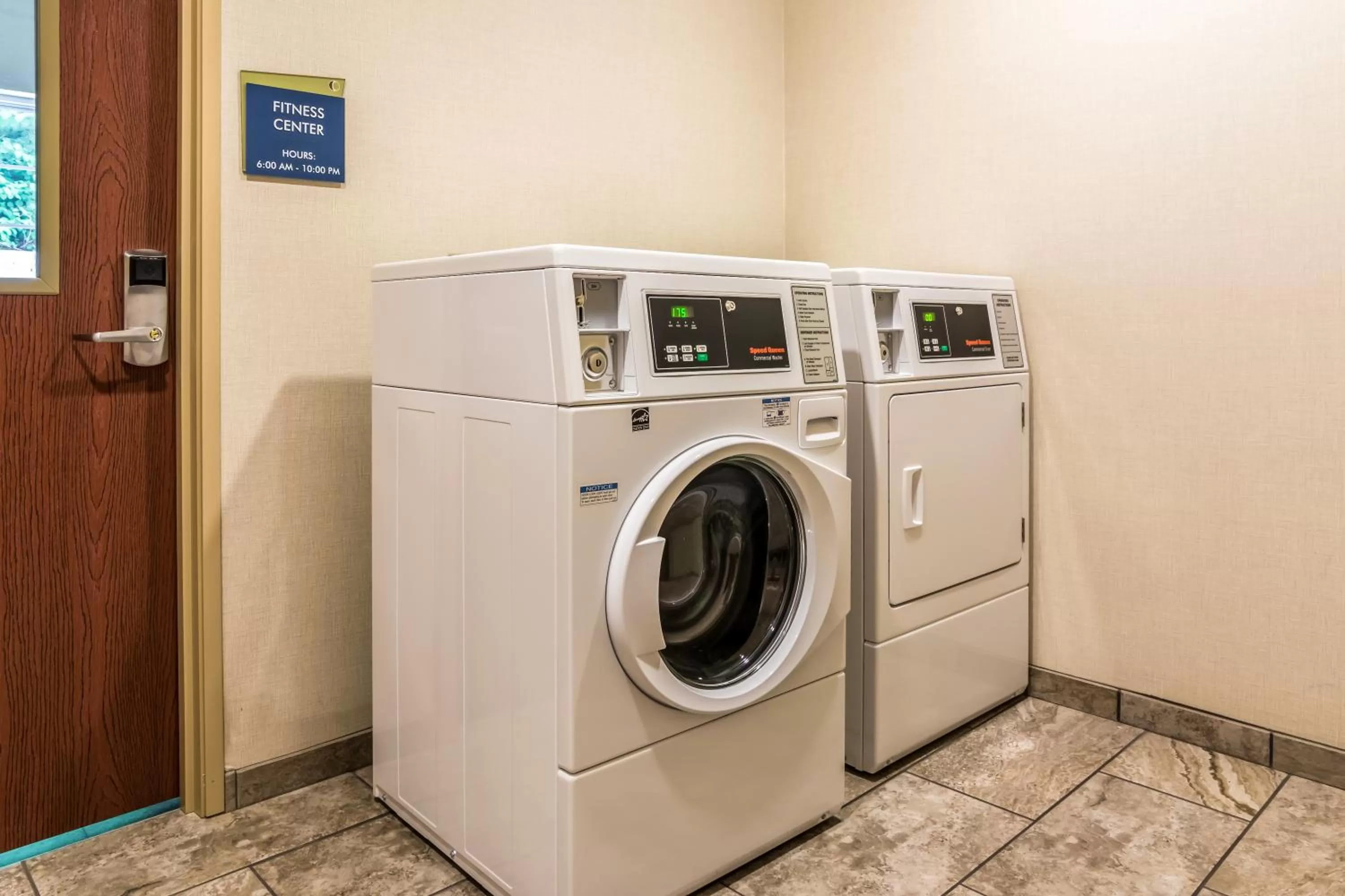 Area and facilities in Cobblestone Hotel & Suites - Erie