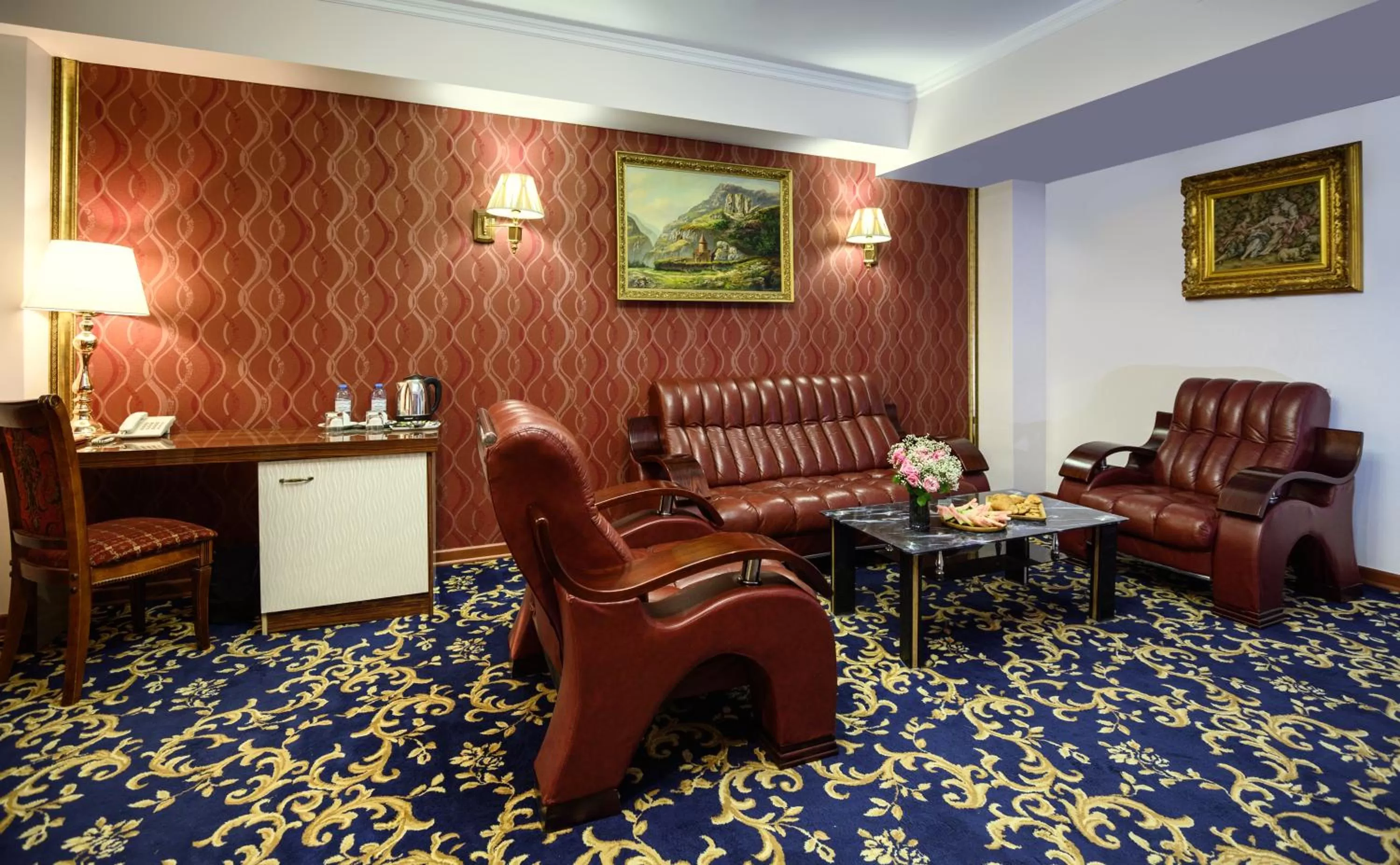 Living room in Royal Plaza by Stellar Hotels, Yerevan