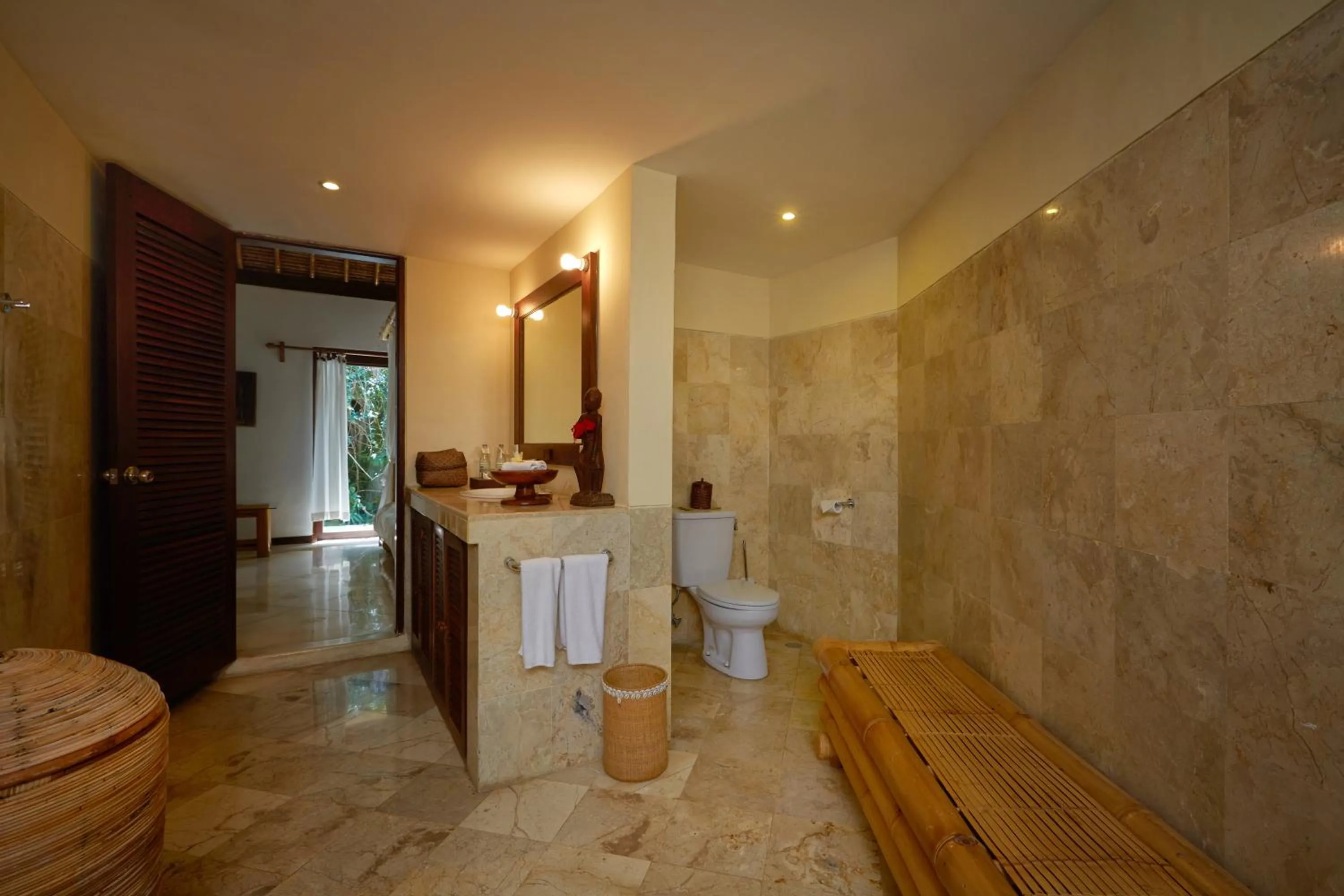 Toilet in Visakha Sanur by Puri Signatures