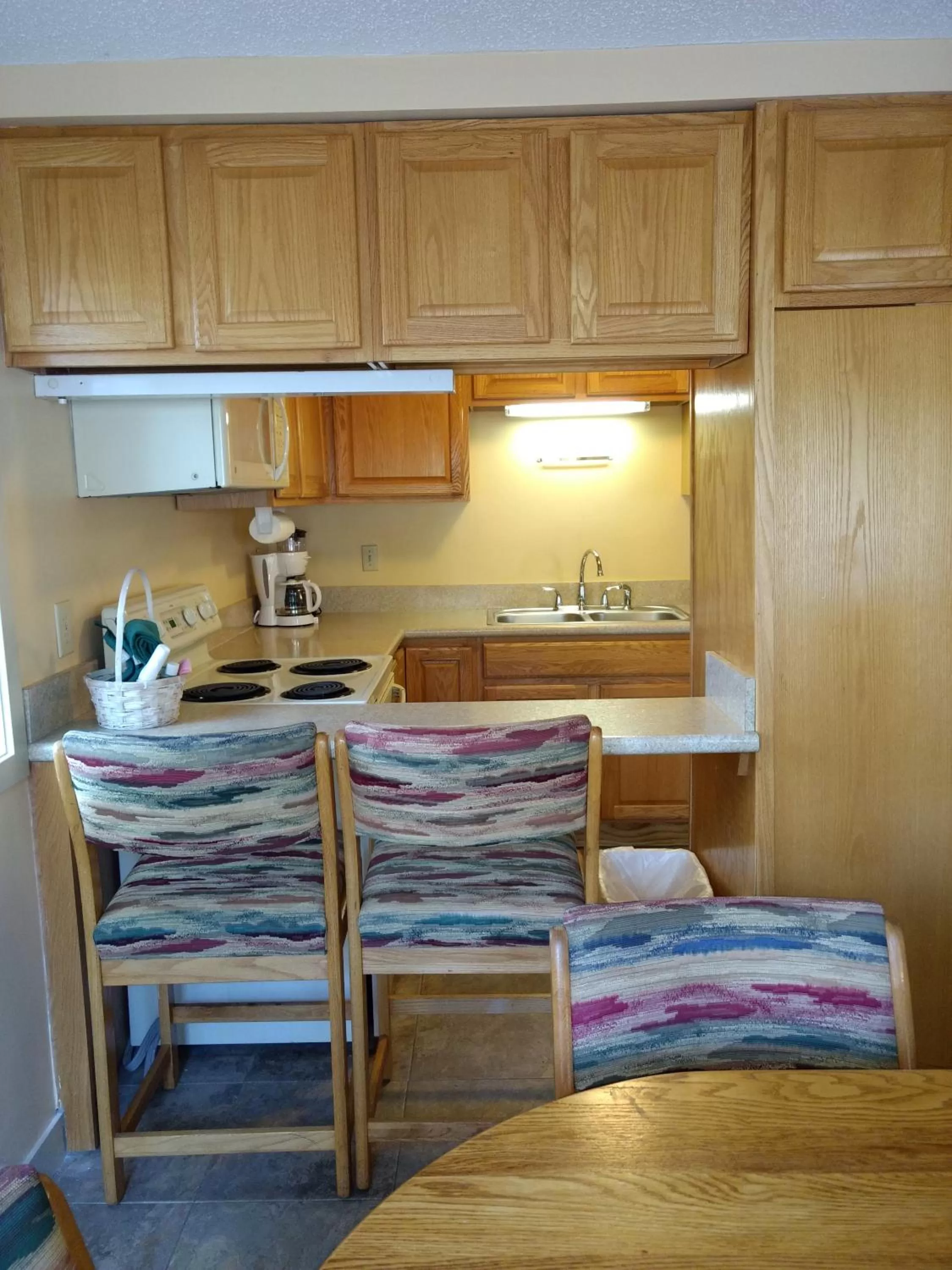 Coffee/tea facilities, Kitchen/Kitchenette in Cathedral Ledge Resort