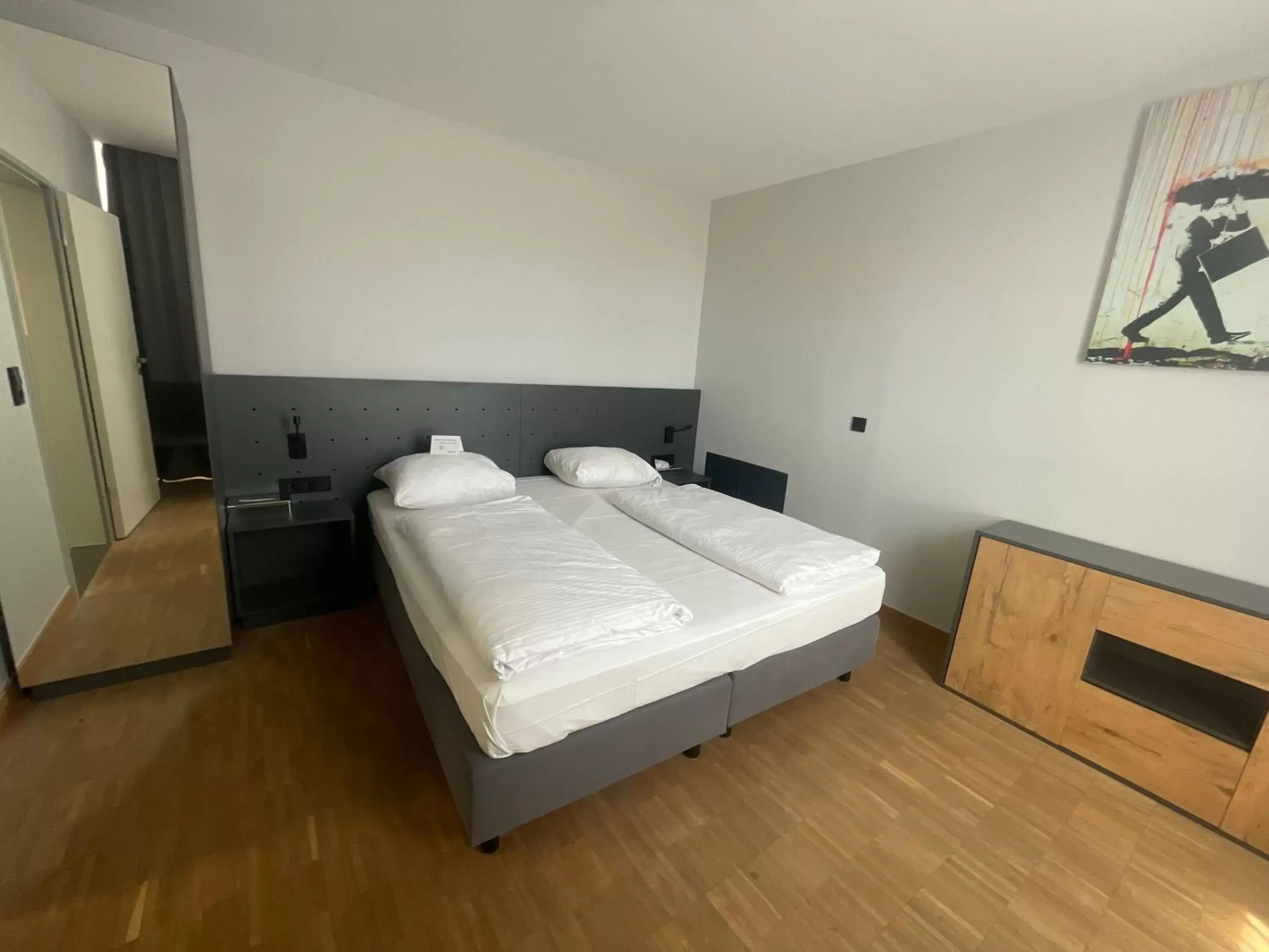 Bedroom, Bed in mk hotel remscheid