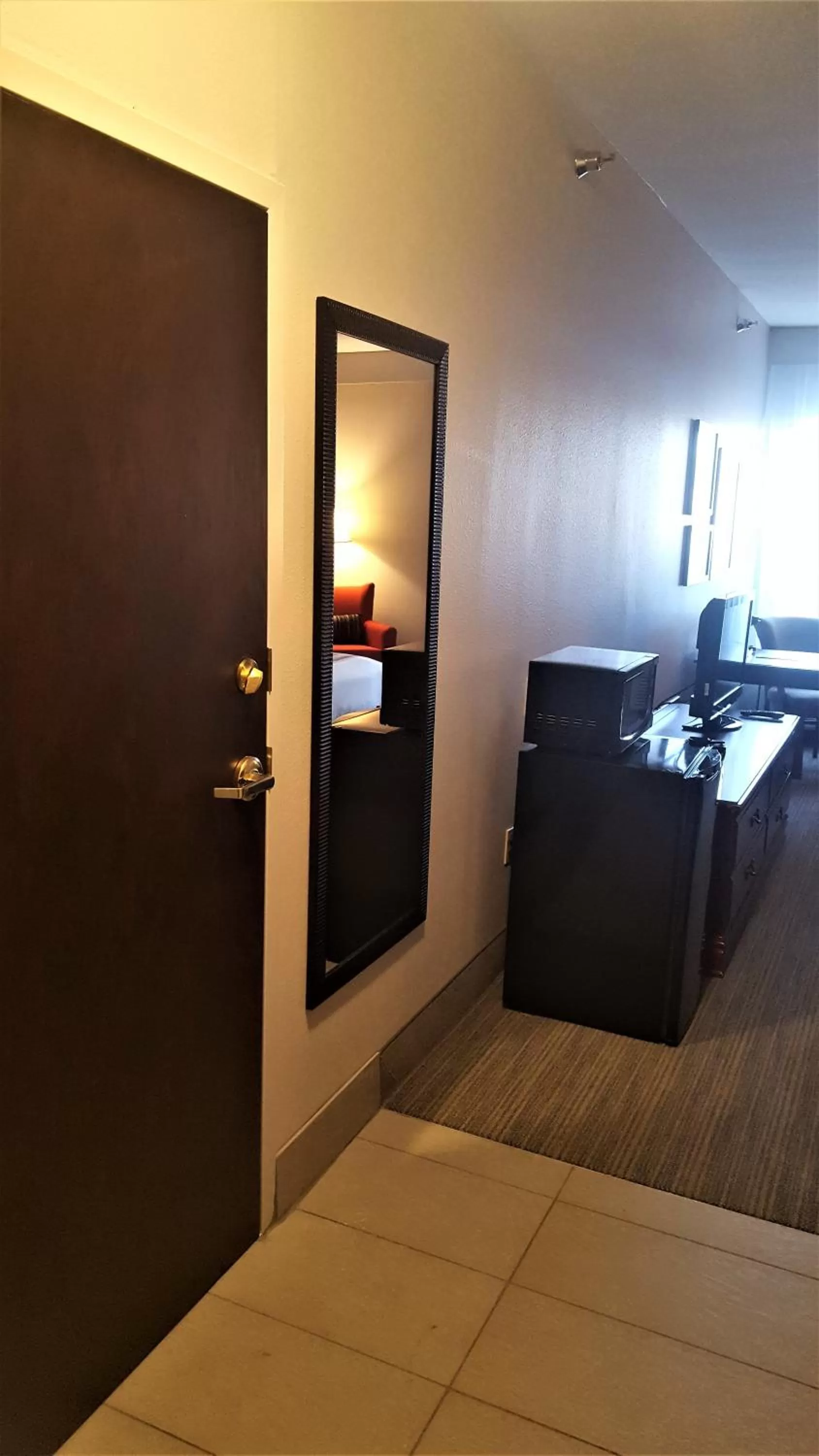 TV and multimedia, Bed in Country Inn & Suites by Radisson, Bryant Little Rock , AR