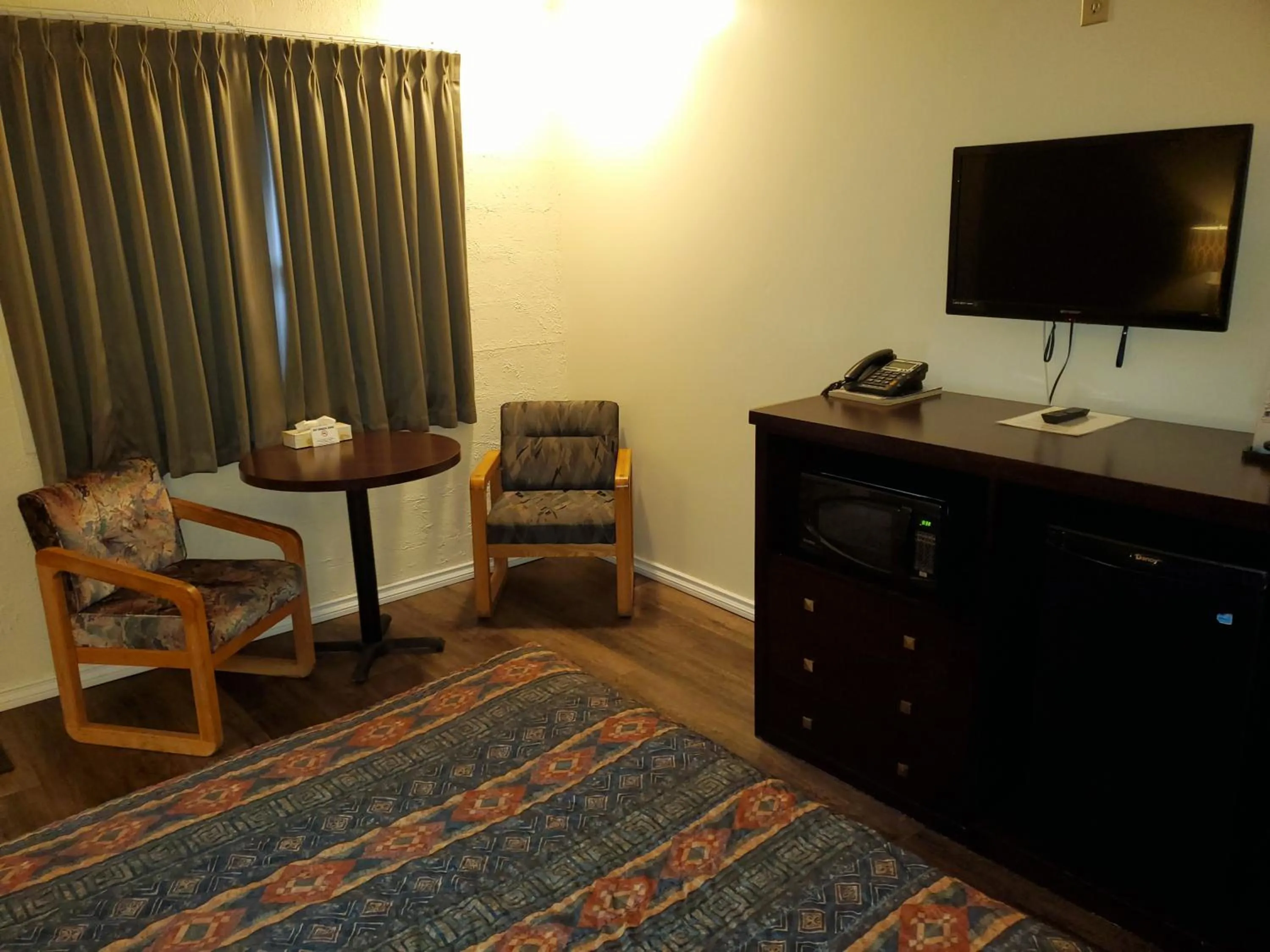 TV and multimedia in Battlefords Inn