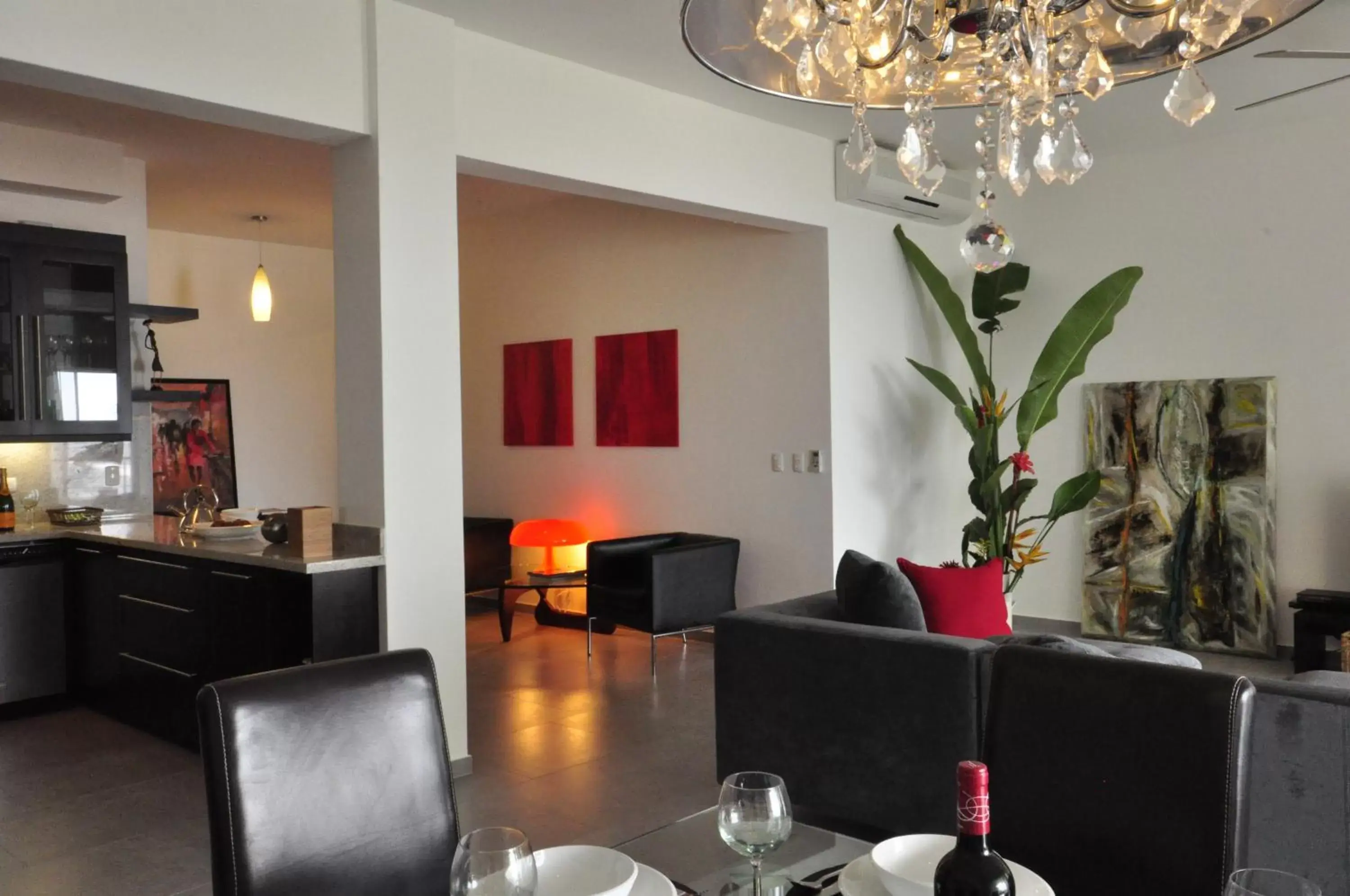 Living room, Restaurant/Places to Eat in Instyle Residences at Infiniti Blu