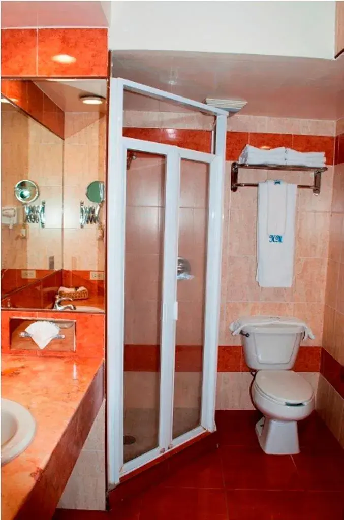 Bathroom in Hotel Marcella Clase Ejecutiva