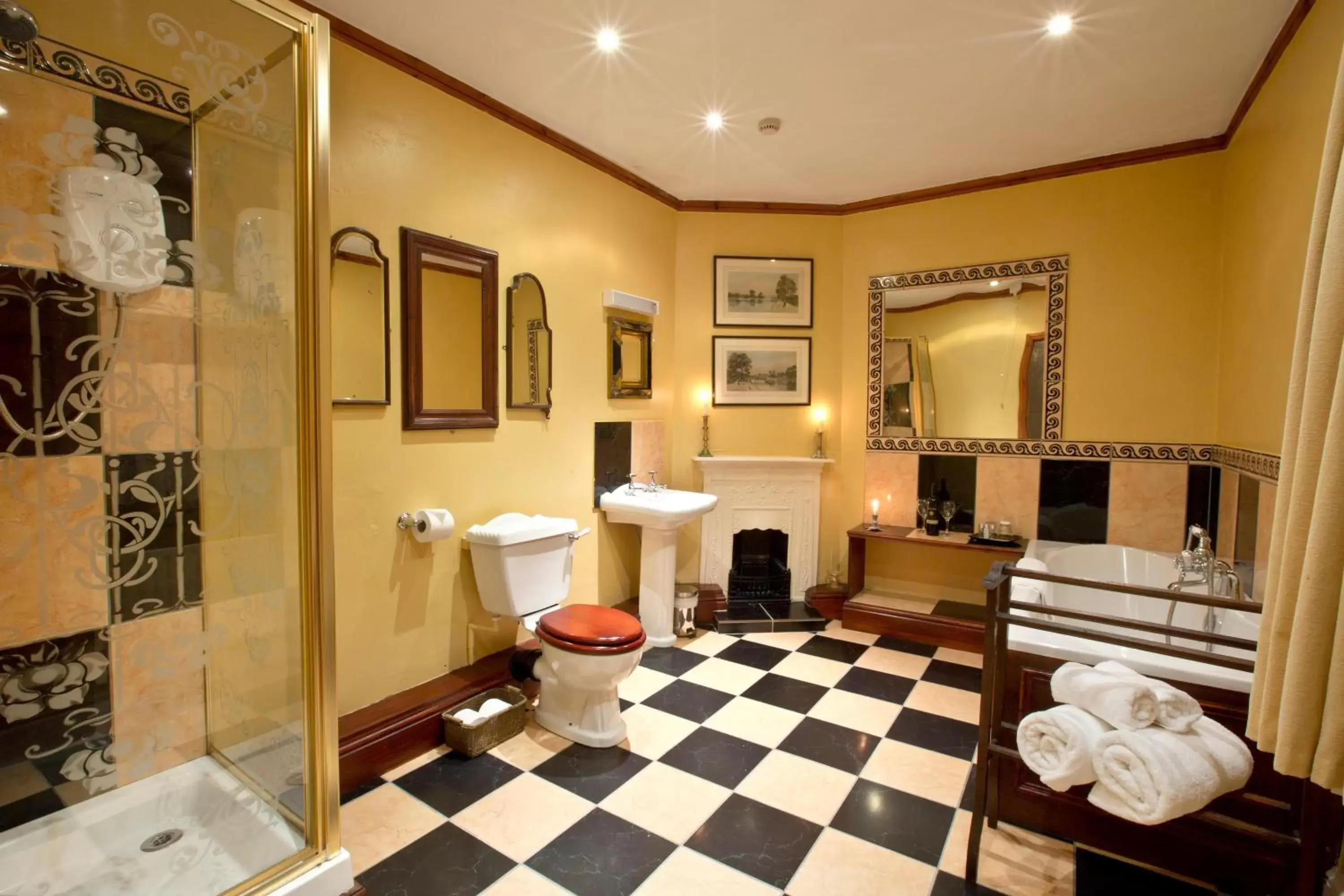 Bathroom in The Old Registry, Bar & rooms