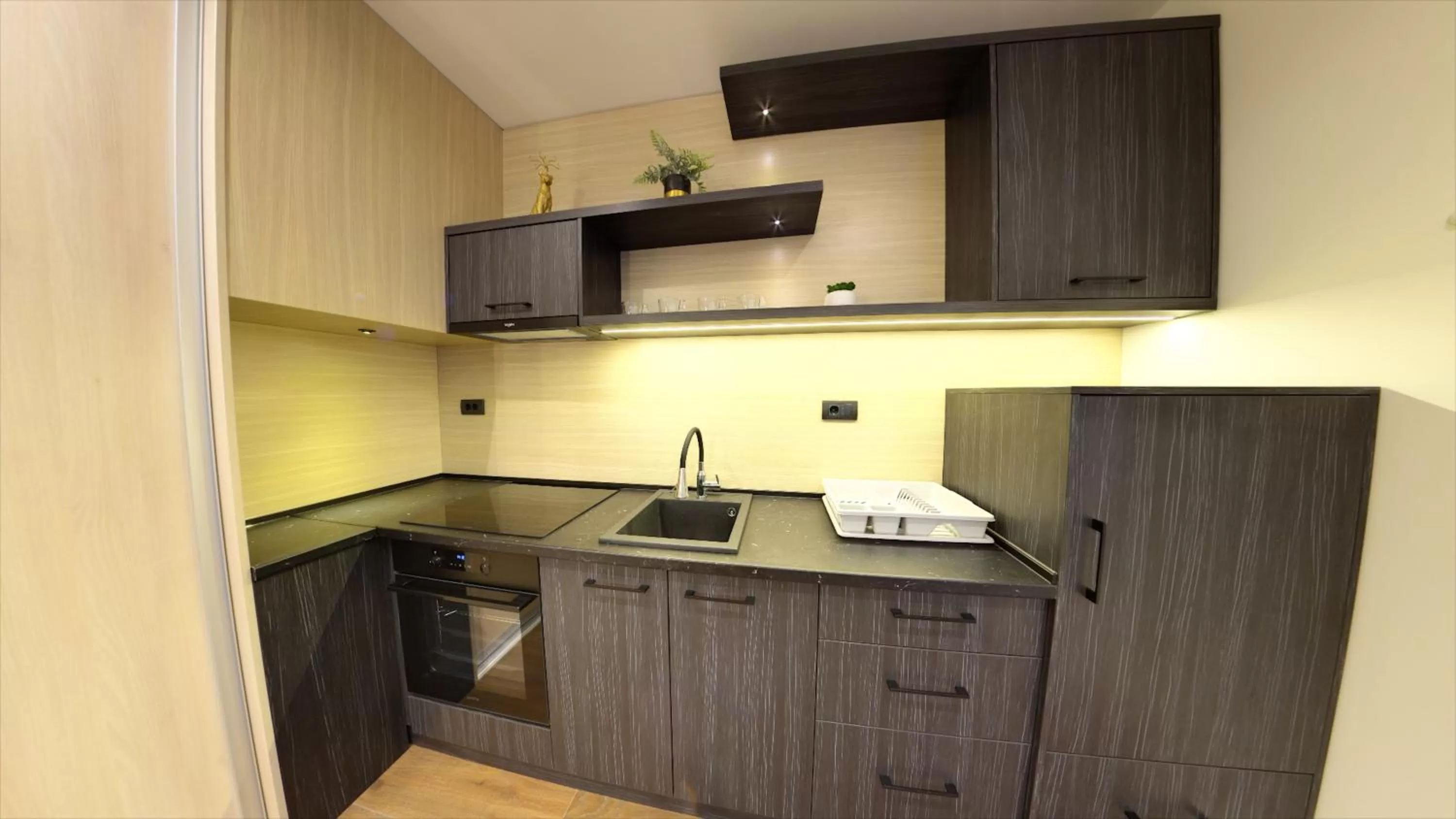 Kitchen or kitchenette, Kitchen/Kitchenette in Apart Hotel Maksimum