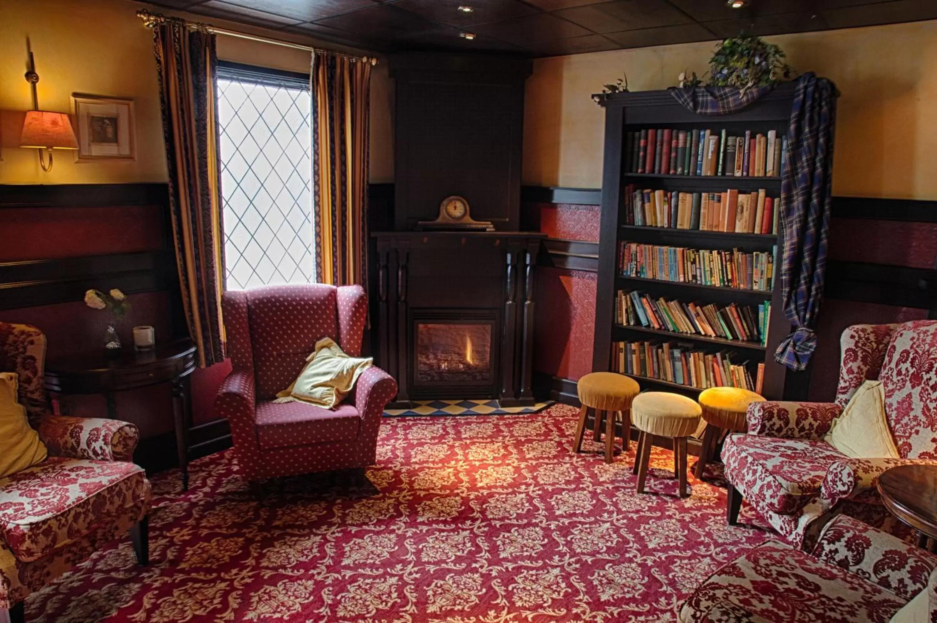 Communal lounge/ TV room, Seating Area in Fletcher Hotel Restaurant Veldenbos