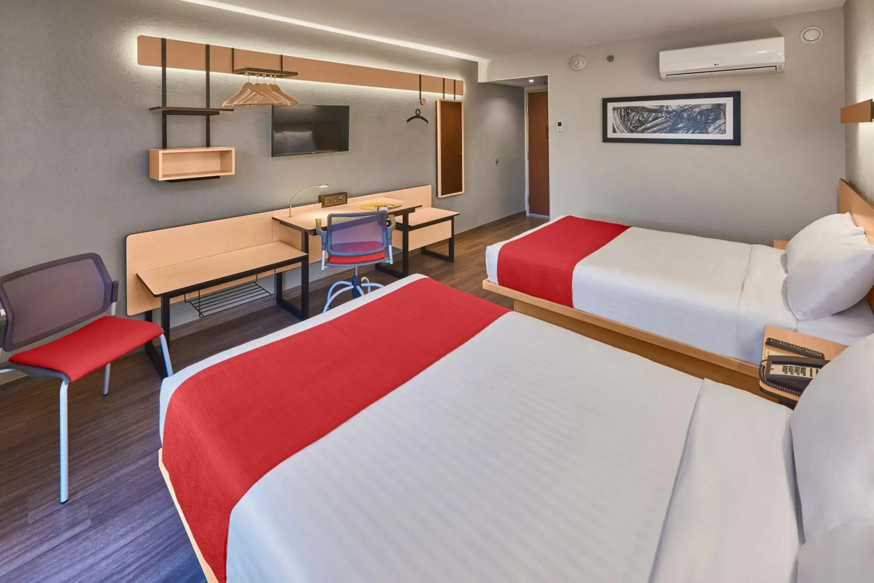 Photo of the whole room, Bed in City Express by Marriott Celaya Galerias