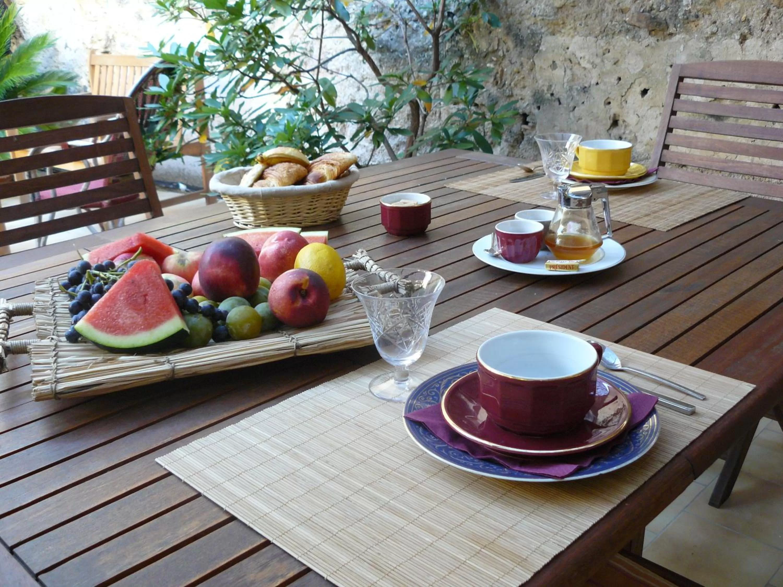 Patio in Chambres d'Hôtes de Fleurus