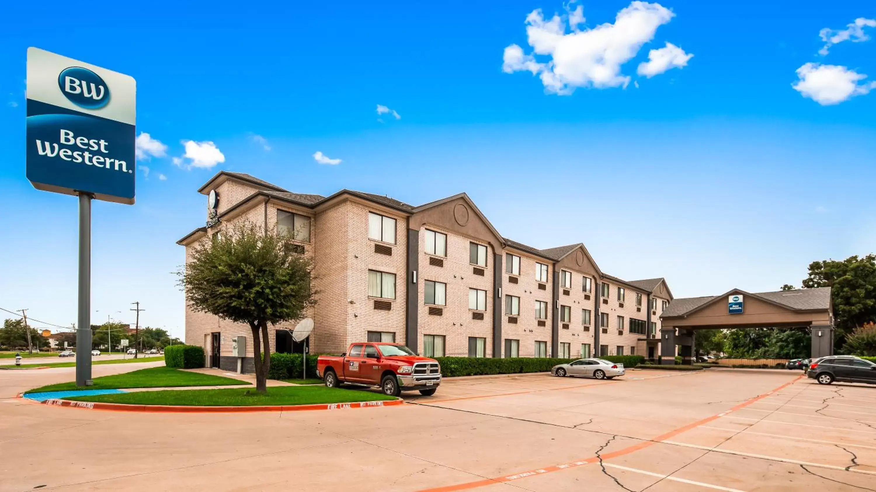 Property Building in Best Western Northwest Inn