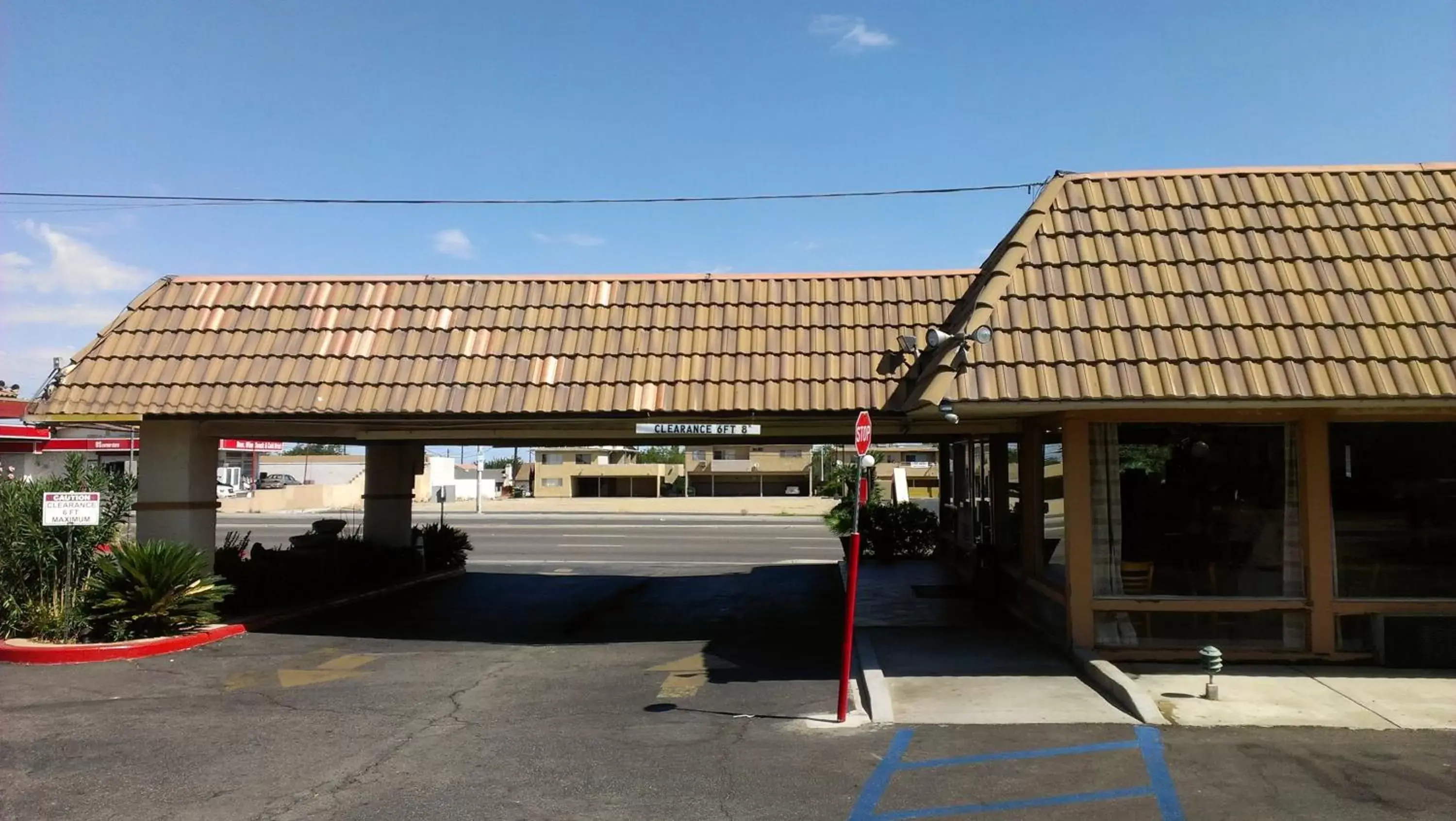 Facade/entrance, Property Building in Knights Inn Palmdale