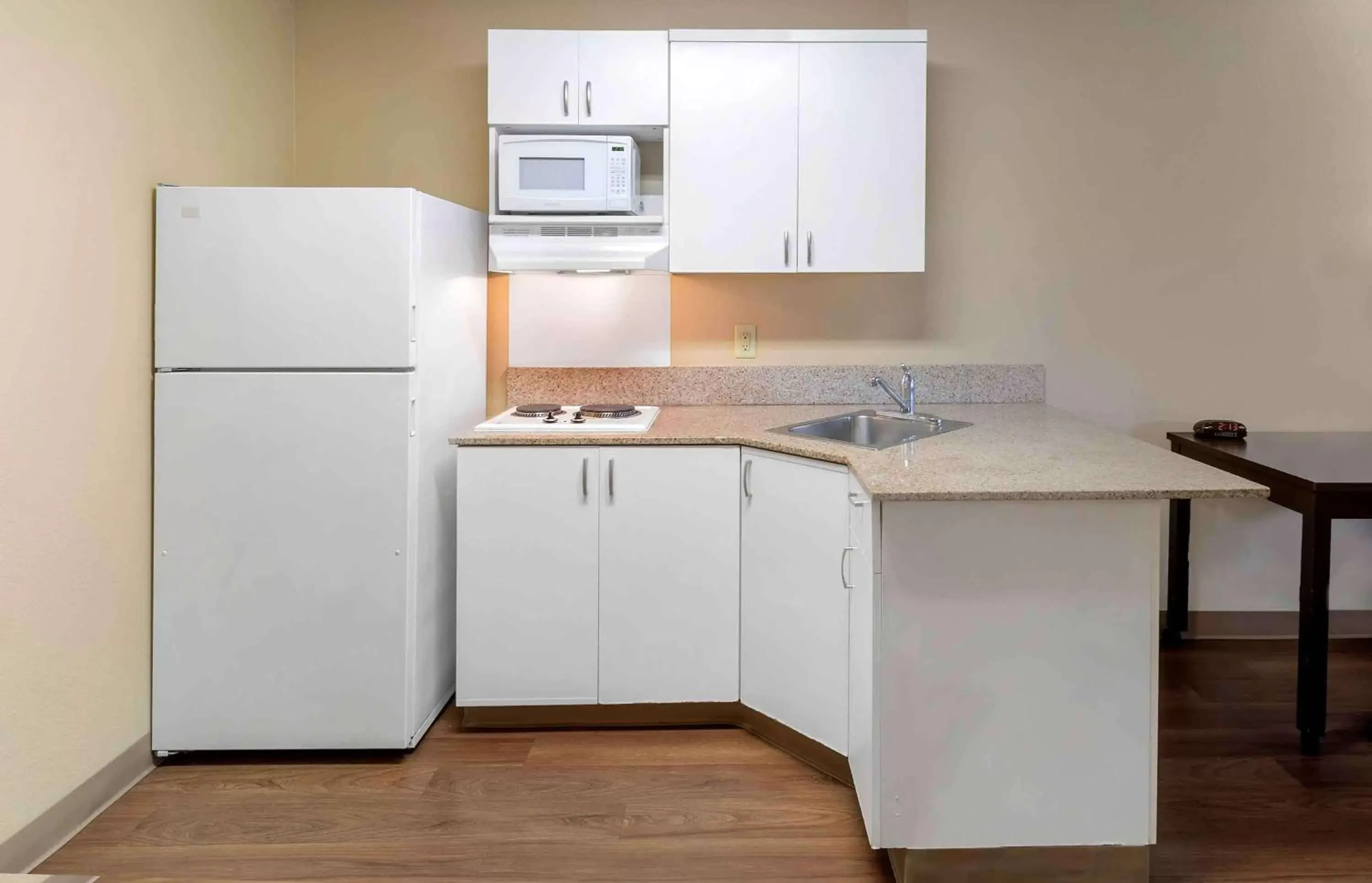 Bedroom, Kitchen/Kitchenette in Extended Stay America Suites - Orange County - Anaheim Convention Center