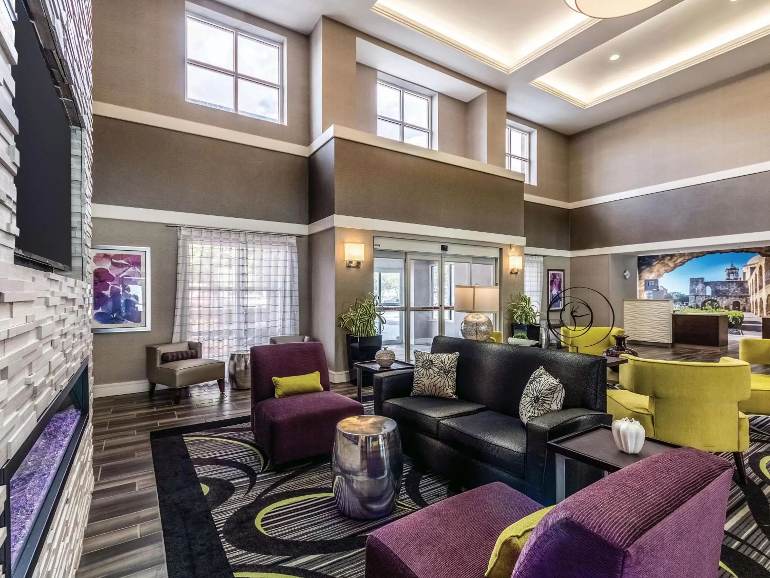 Lobby or reception, Lobby/Reception in La Quinta Inn & Suites by Wyndham San Antonio Downtown