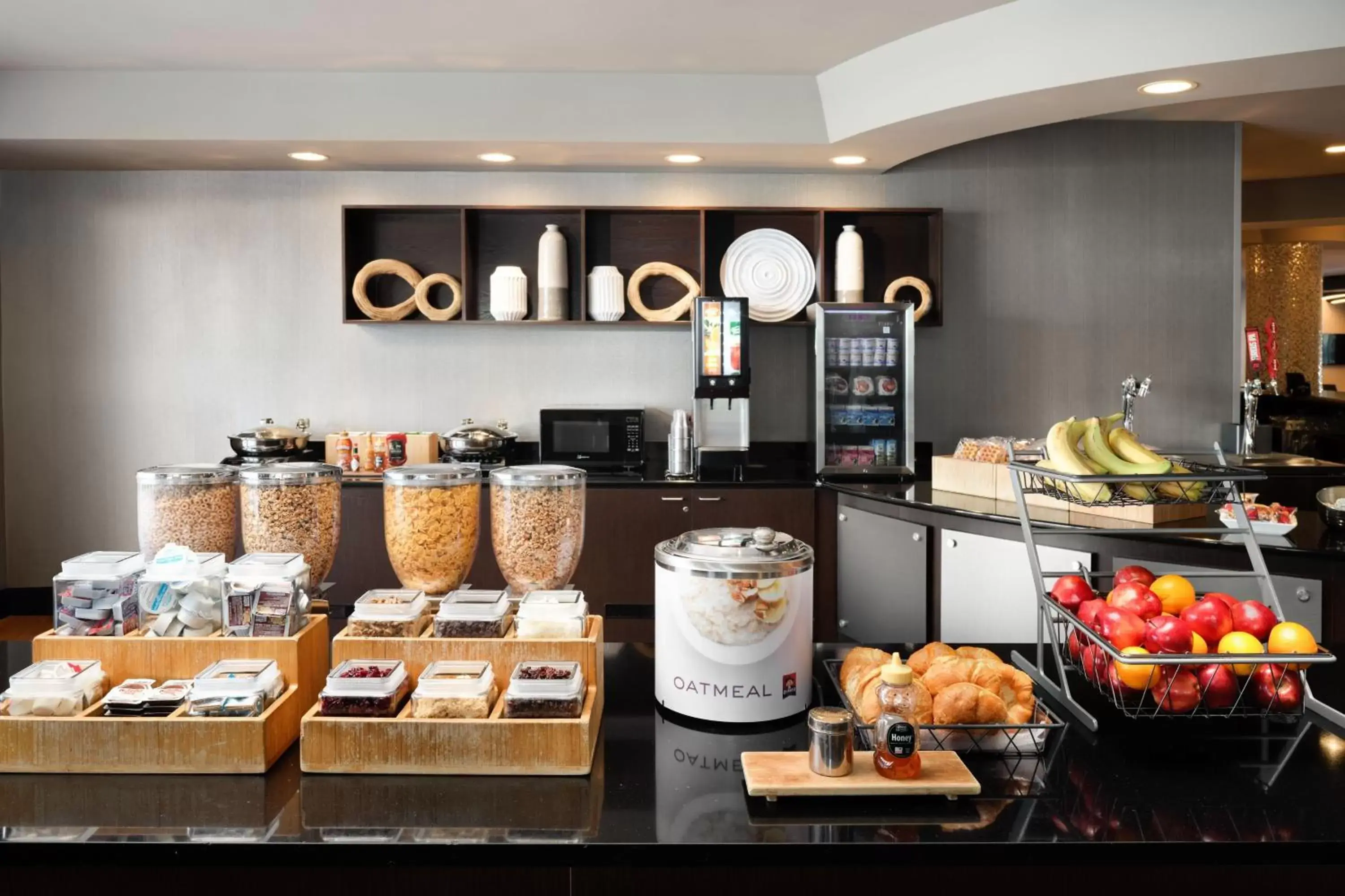 Breakfast, Food in Spring Hill Suites Minneapolis-St. Paul Airport/Mall Of America