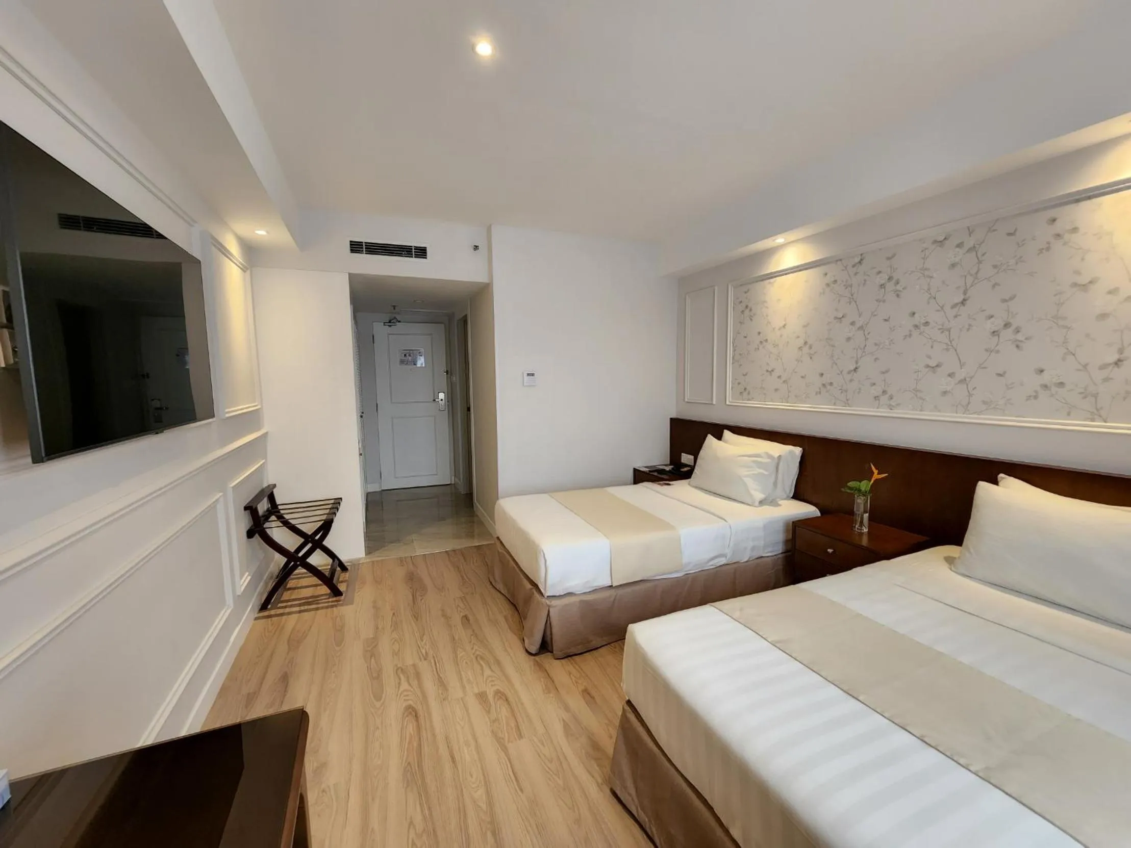 Bed in The Palace Hotel Kota Kinabalu