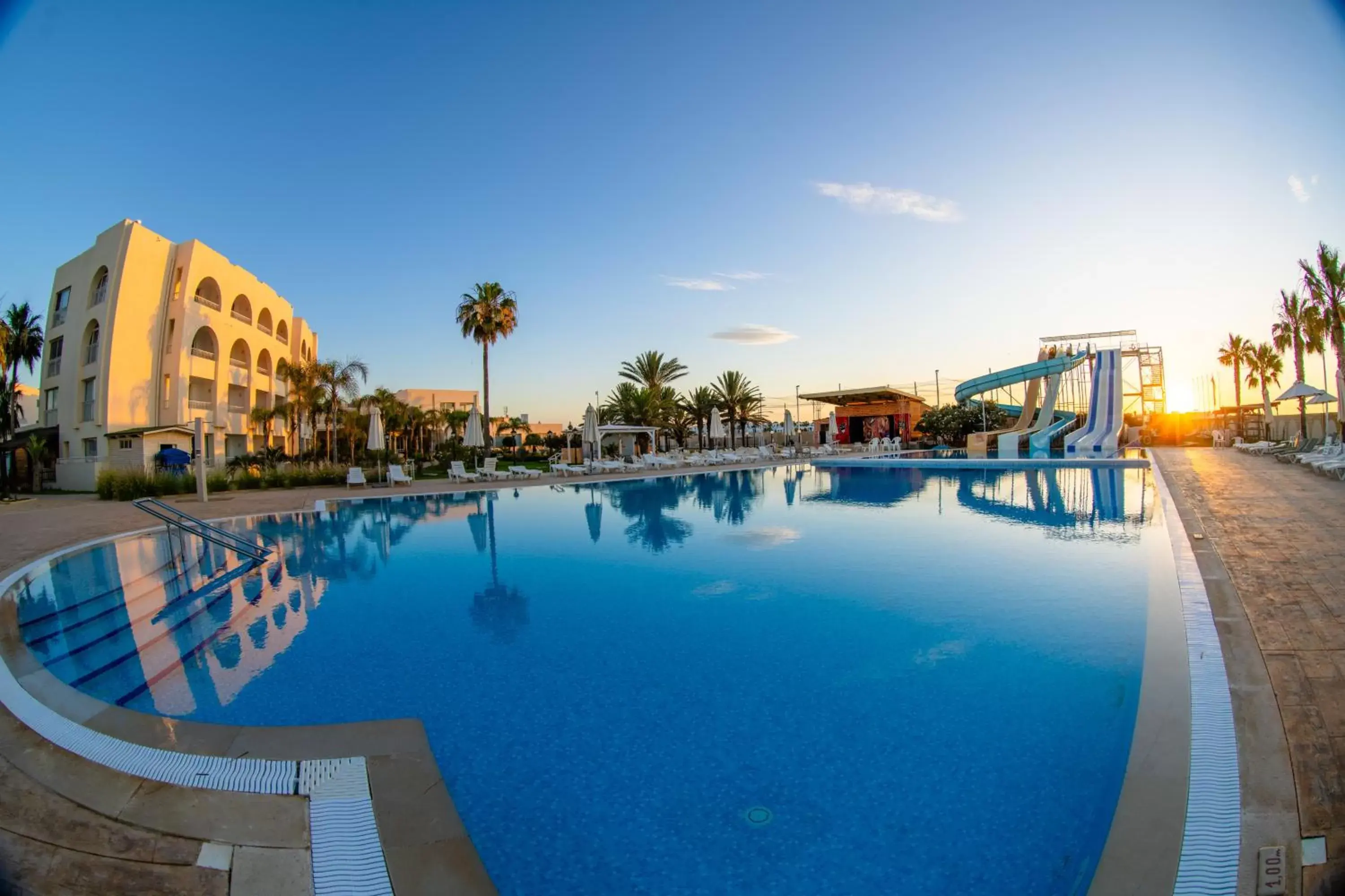 Swimming Pool in Khayam Garden Beach Resort & Spa