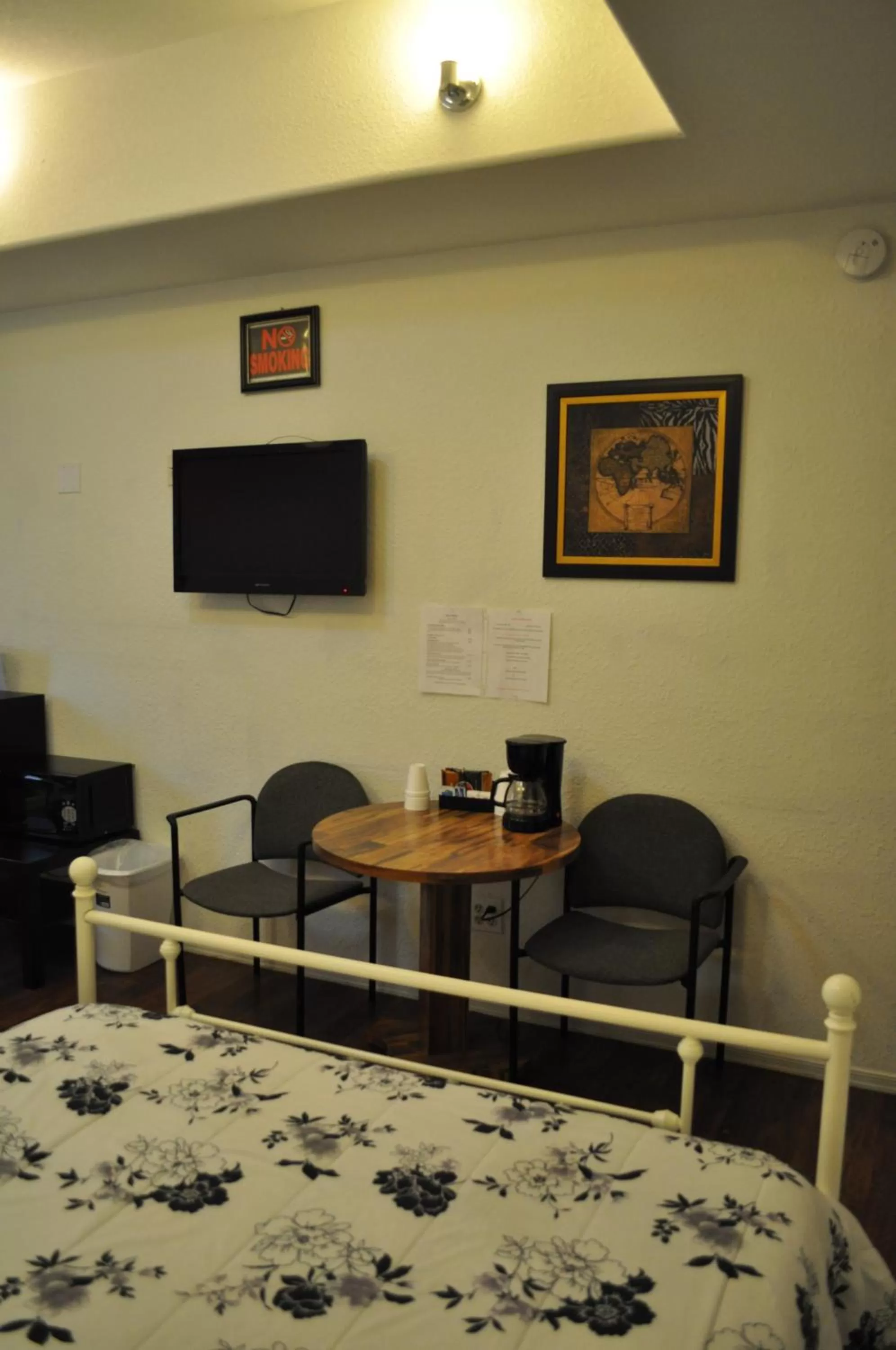 Bed, Seating Area in K7 Bed and Breakfast