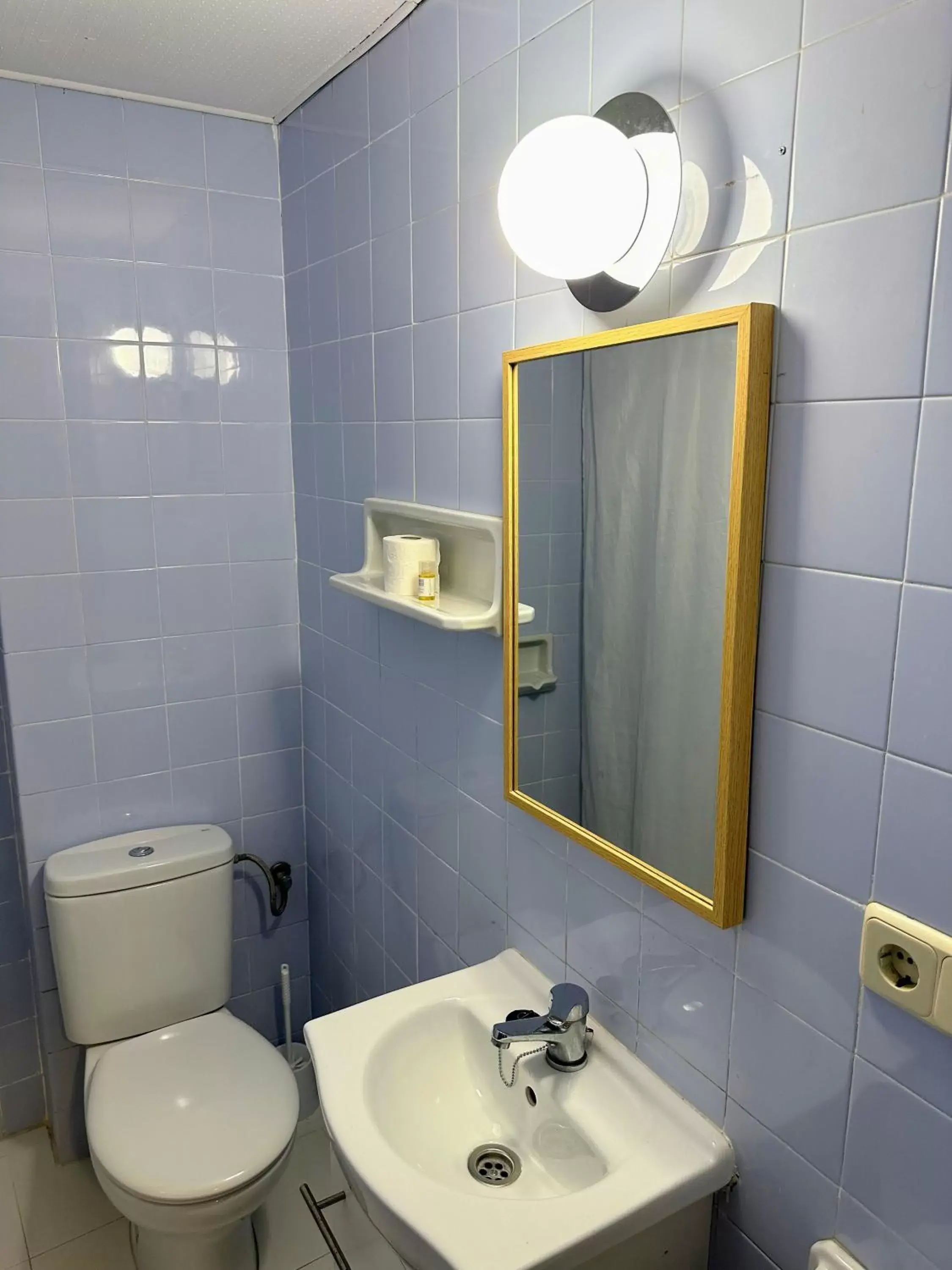 Toilet, Bathroom in Hotel Casa Mas