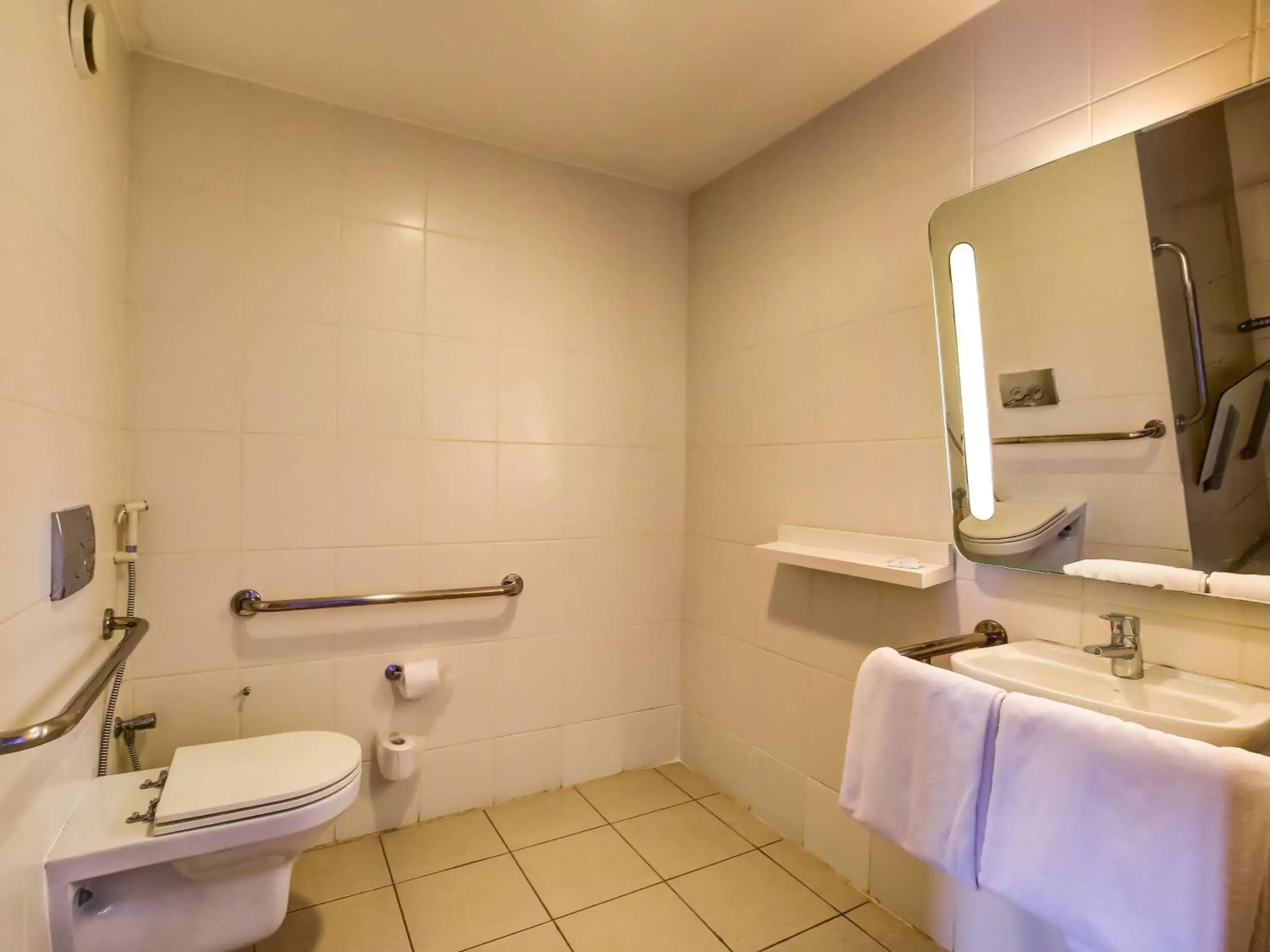 Sports, Bathroom in ibis budget Rio de Janeiro Nova America