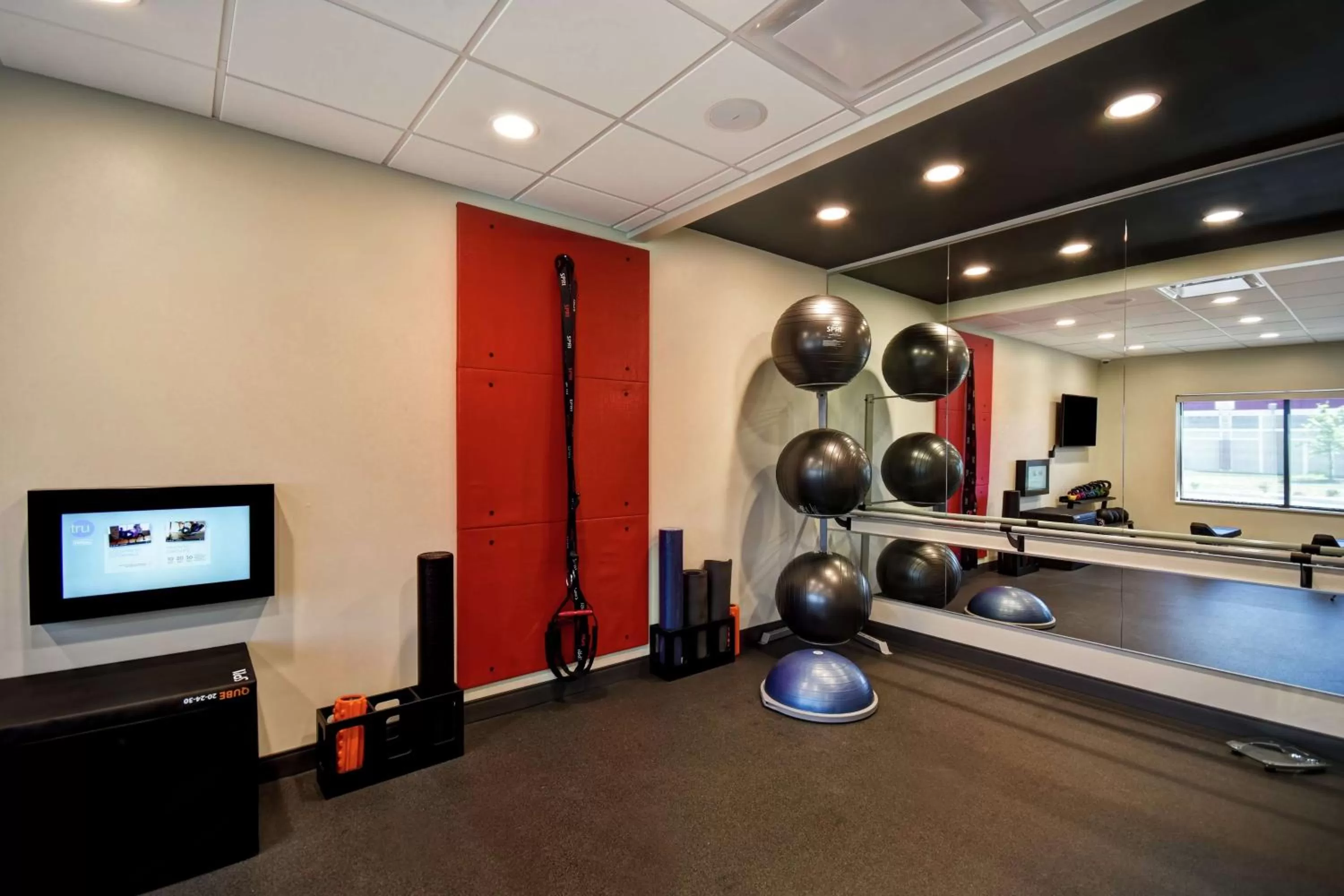 Fitness centre/facilities in Tru By Hilton Fort Wayne