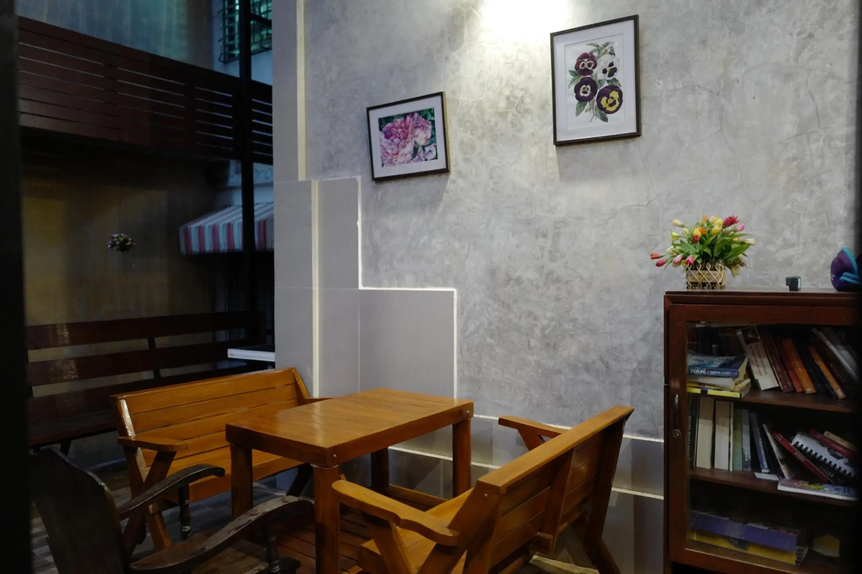 Patio, Restaurant/Places to Eat in Decor Do Hostel
