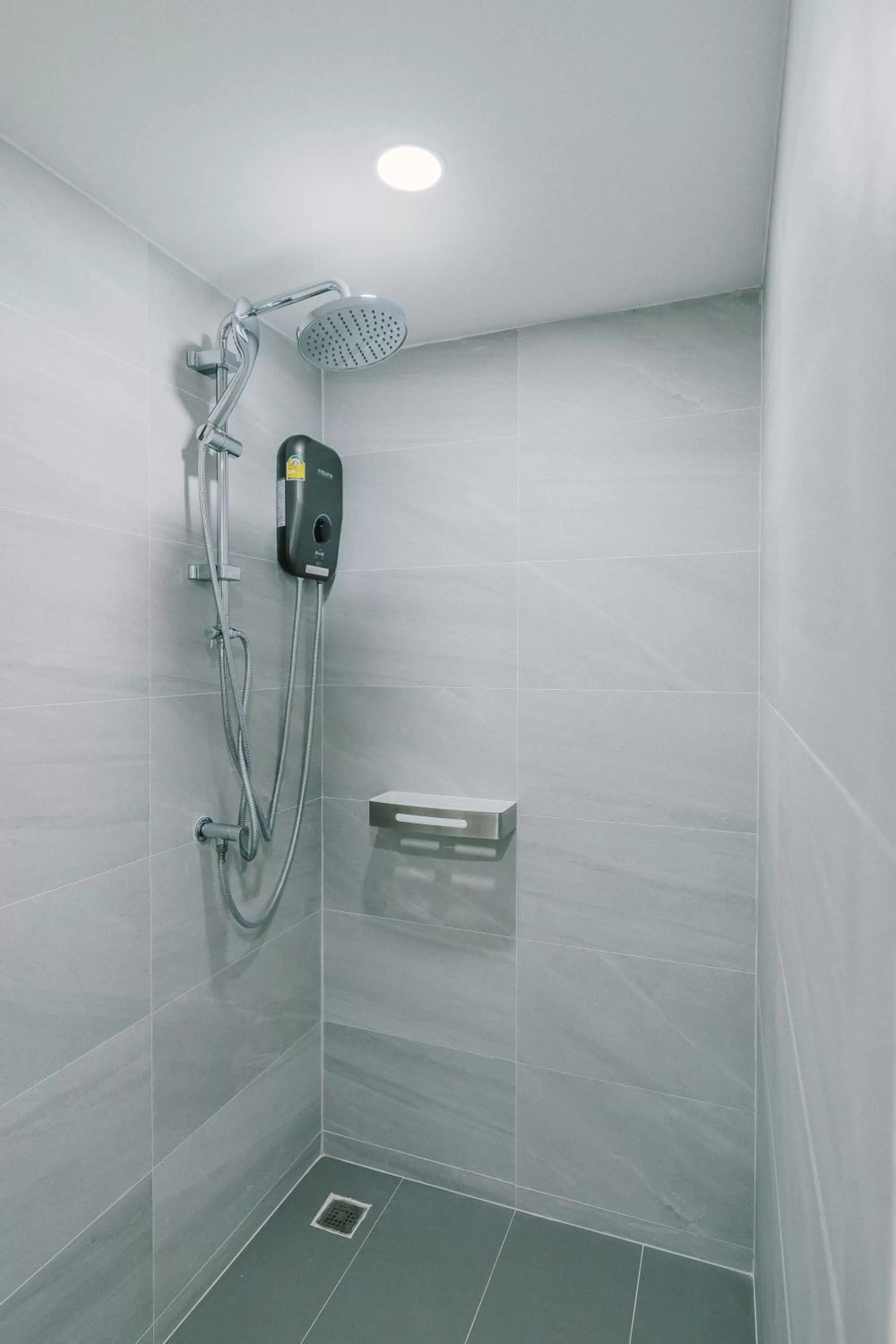 Shower in B Innspire Hotel