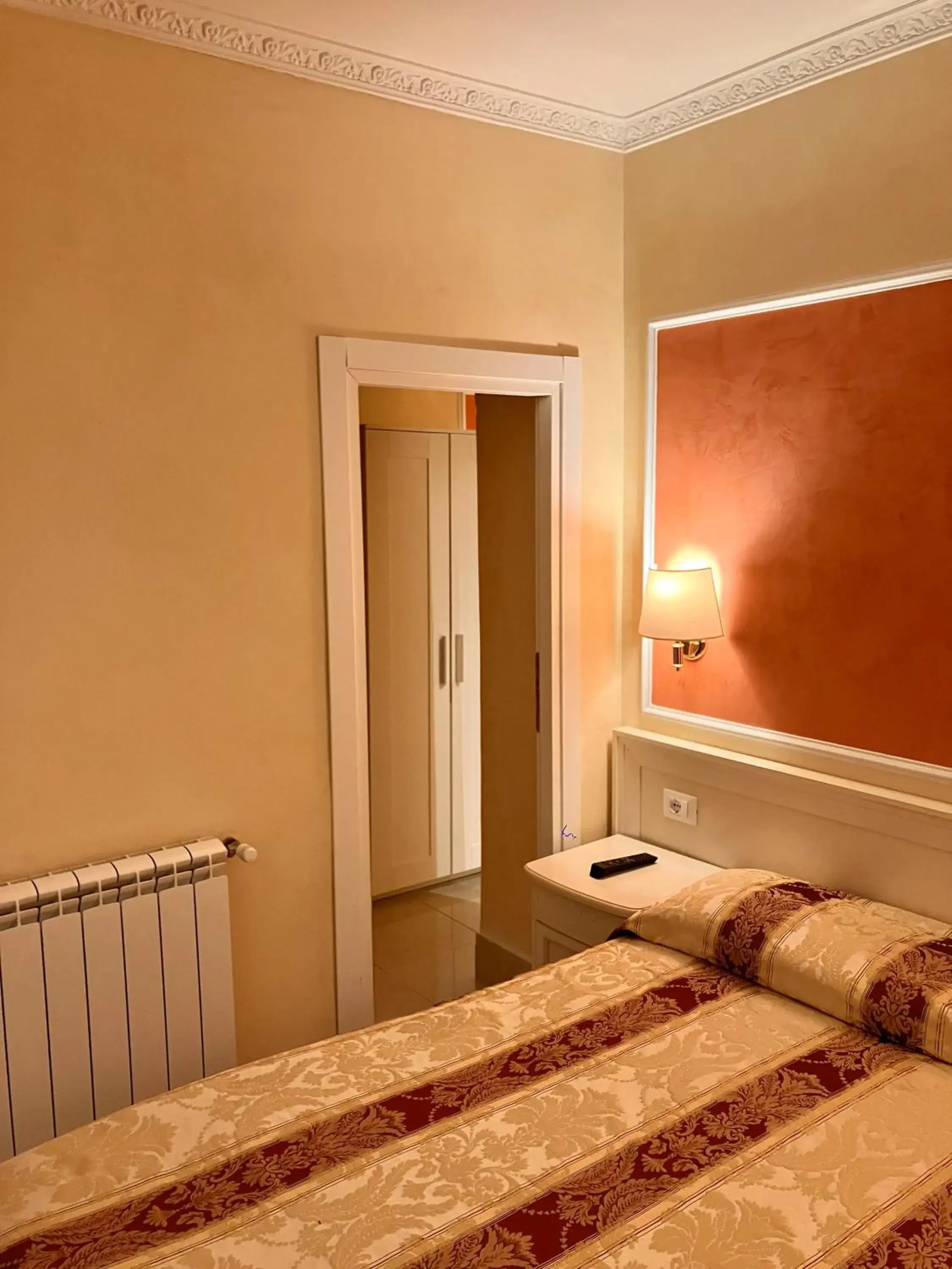 Bedroom, Bed in Hotel Erdarelli
