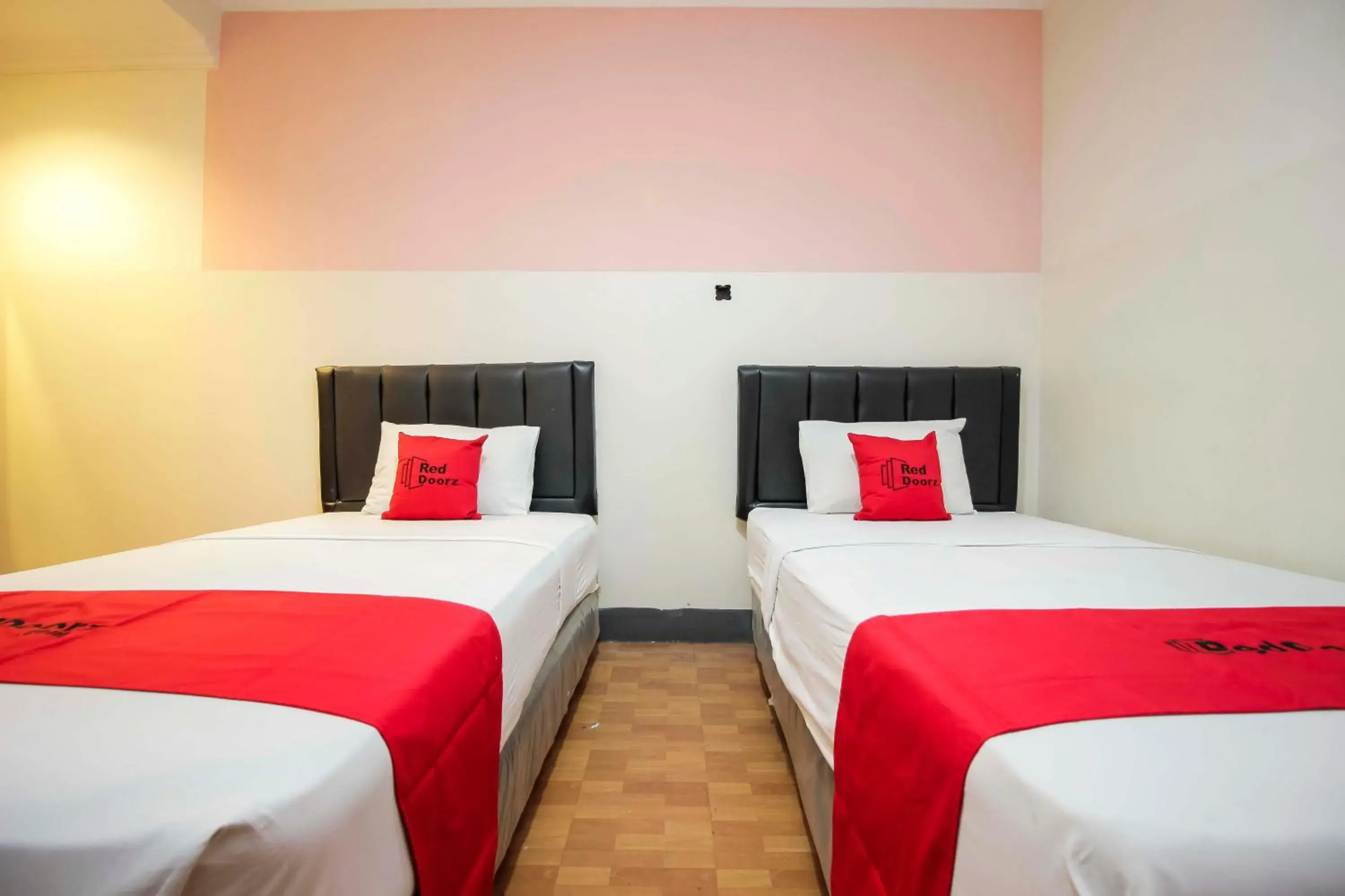 Bedroom, Bed in RedDoorz near Bethesda Manado