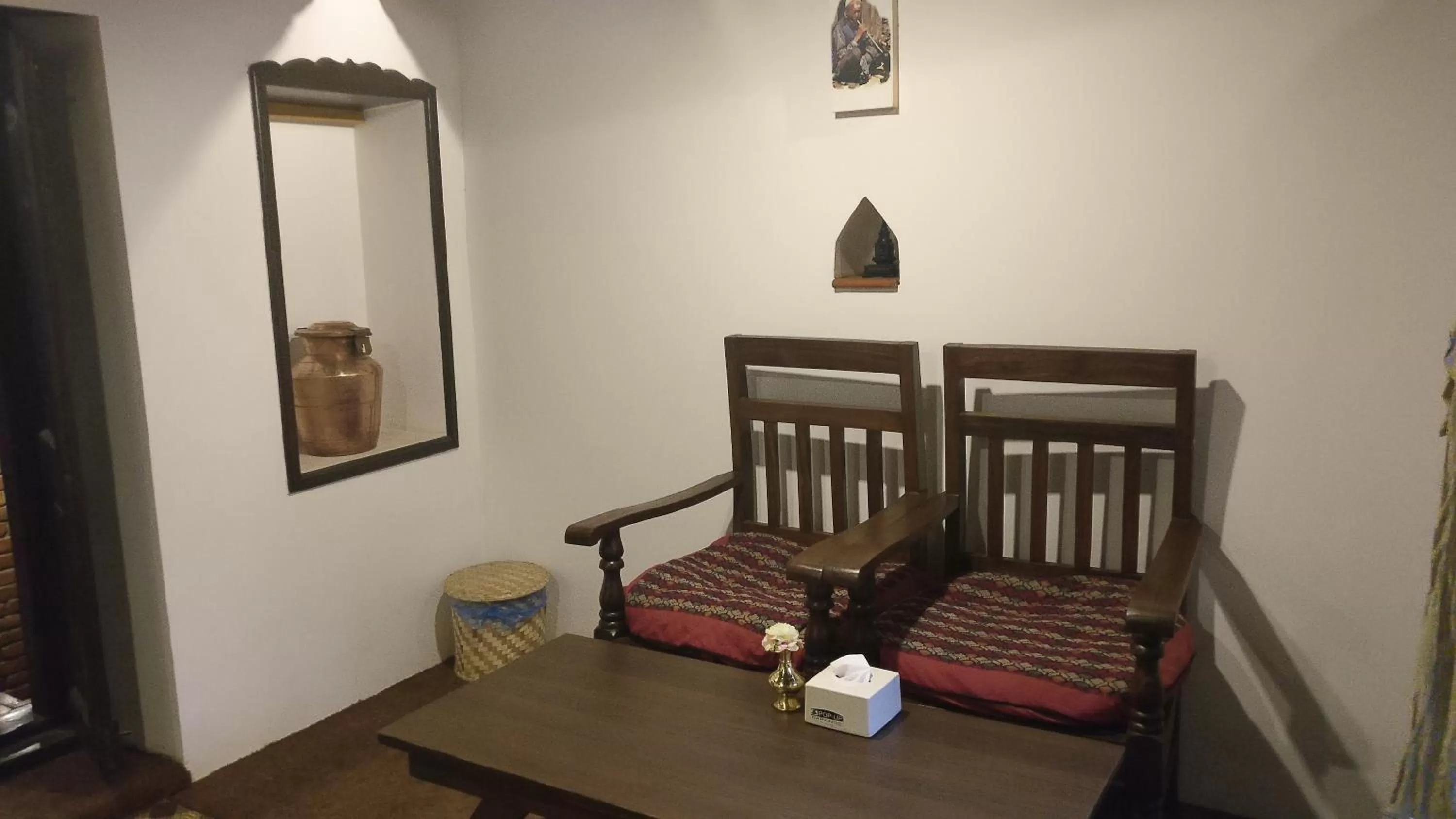 Living room, Bed in Temple House