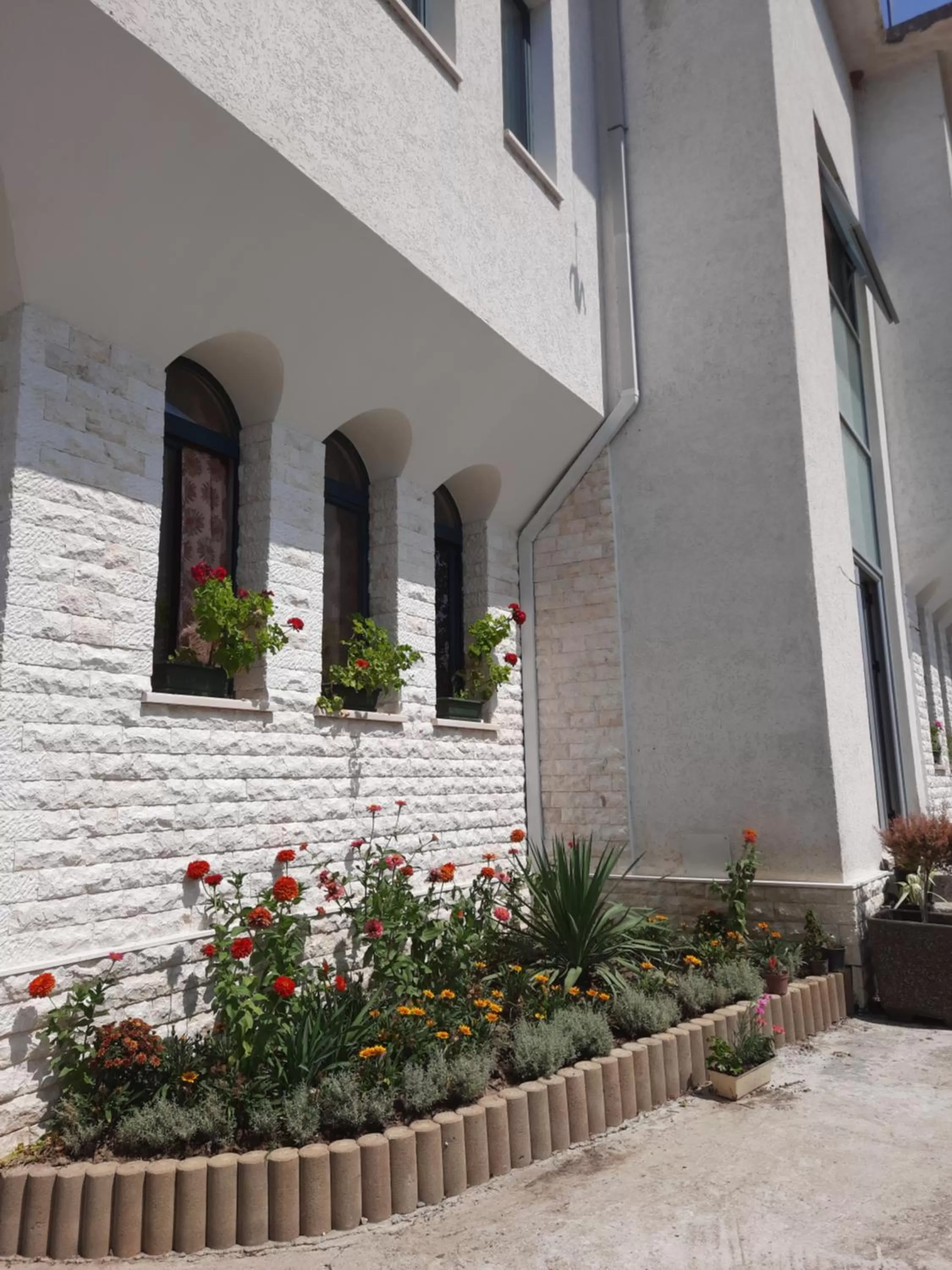 Guesthouse "PELIVANI"