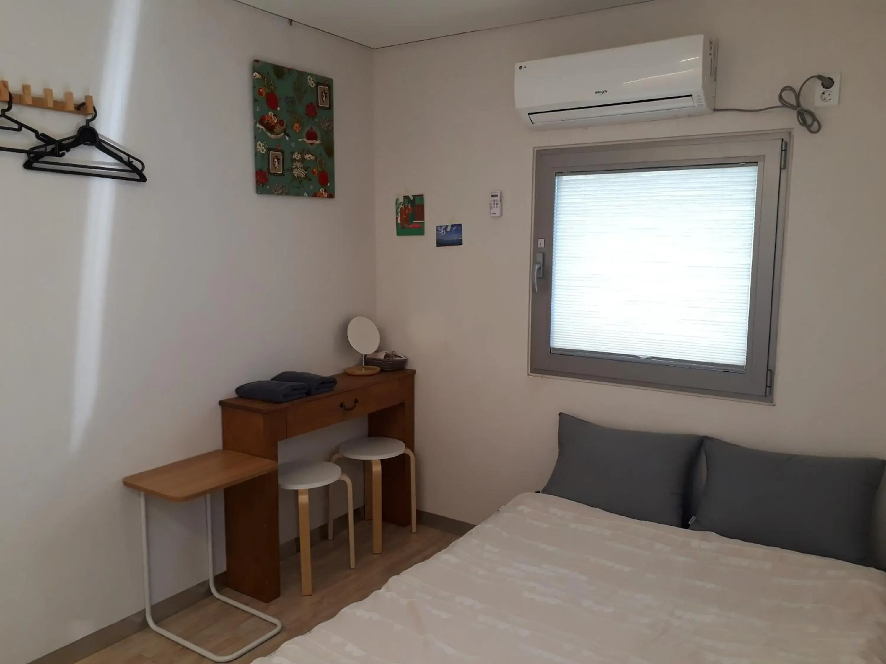 Bedroom, Bed in Inside Busan Hostel
