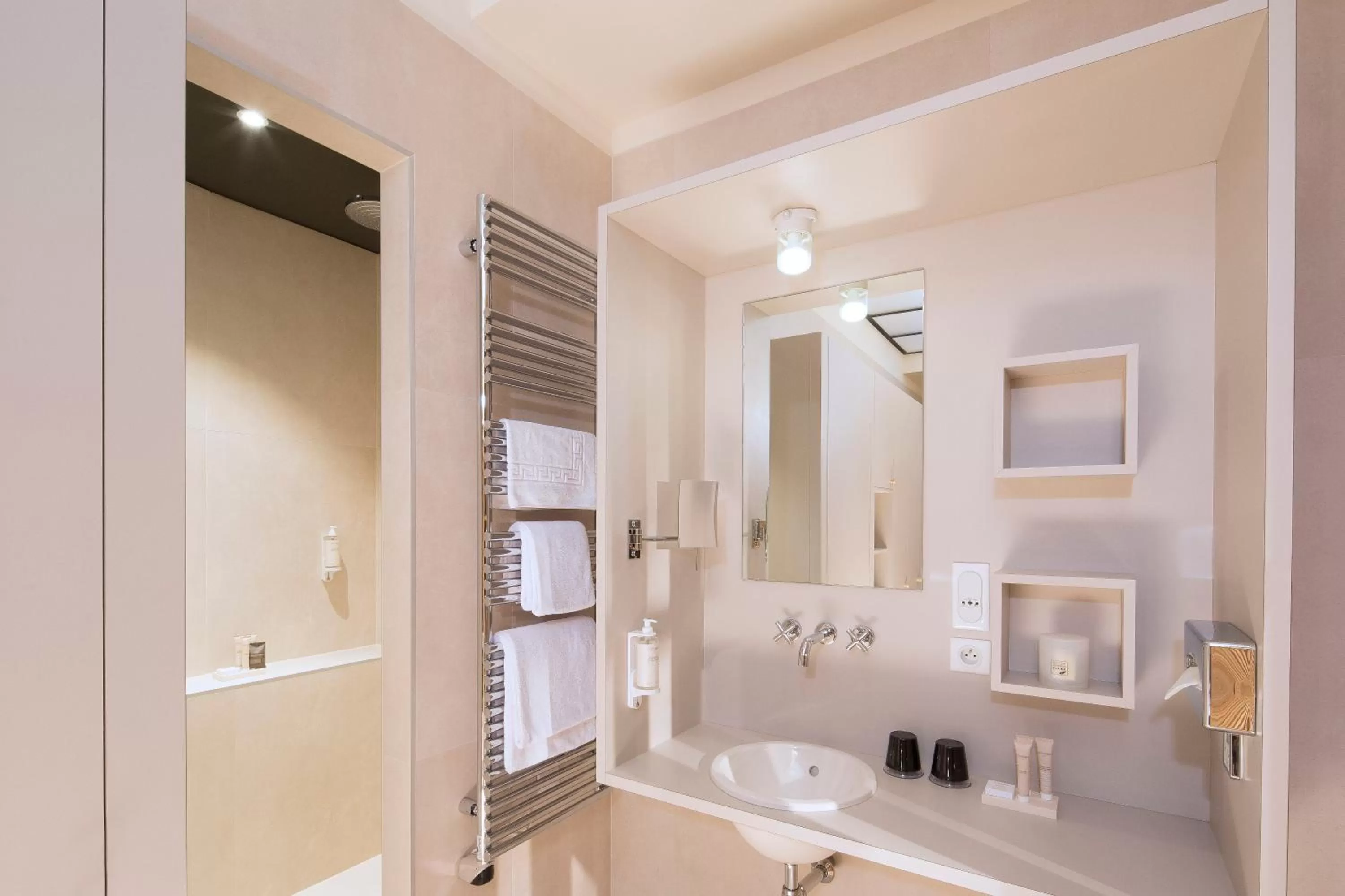 Bathroom in Hotel Le Colombier