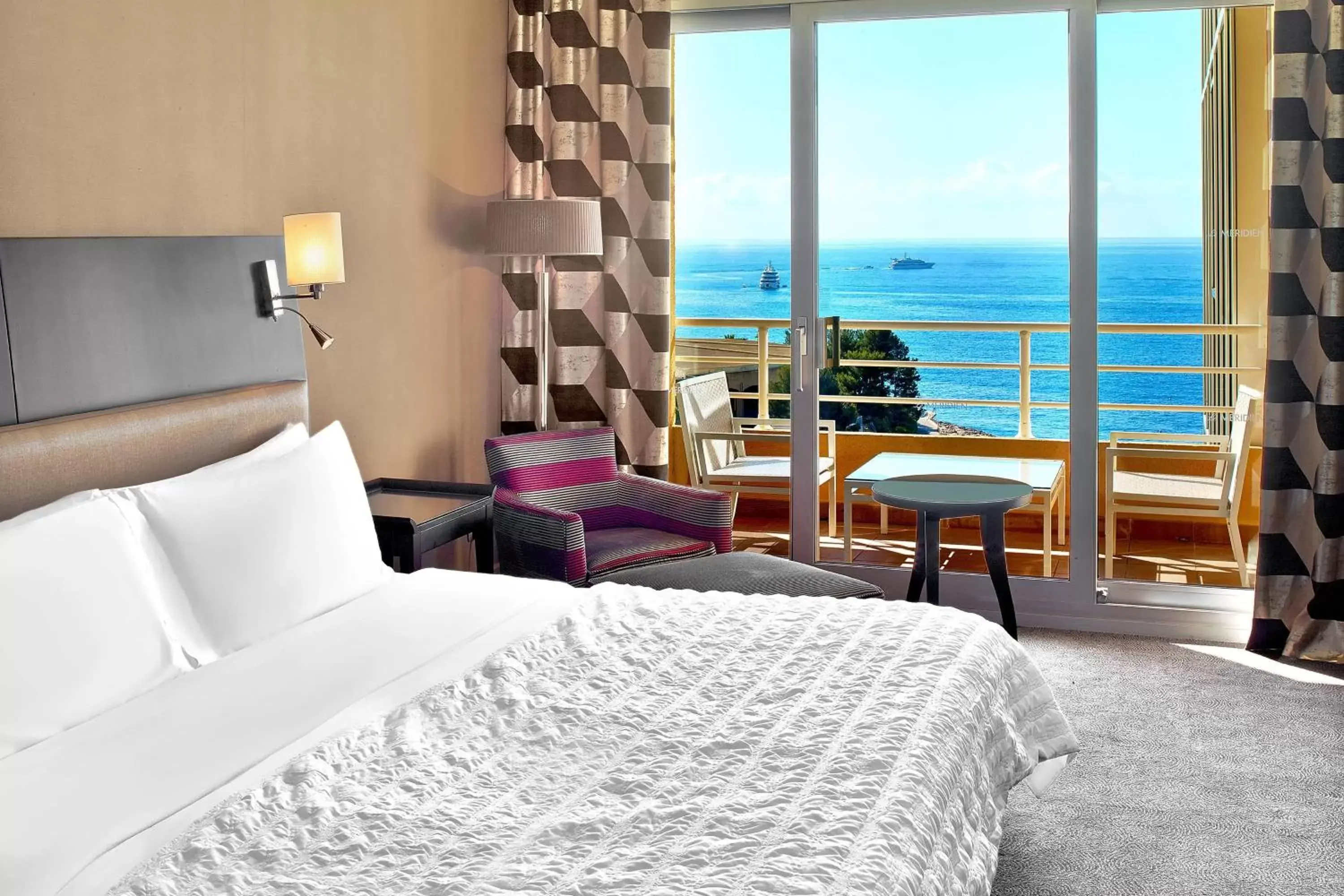 Photo of the whole room, Bed in Le Méridien Beach Plaza