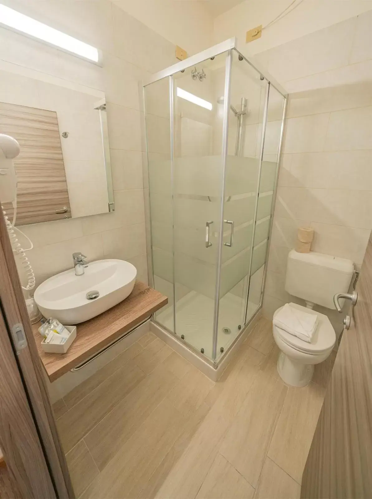 Bathroom in Hotel Cairoli