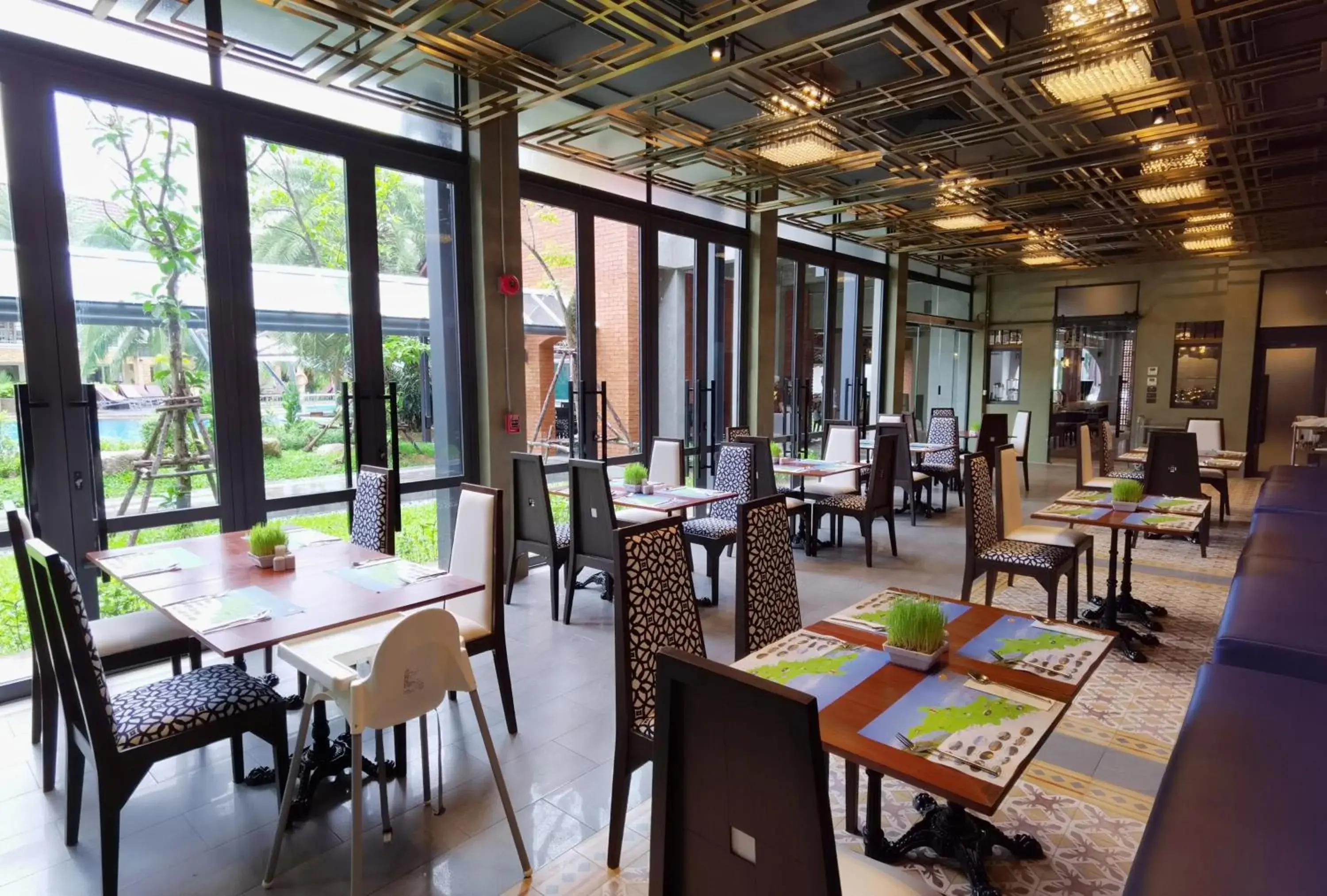 Restaurant/places to eat in R-Mar Resort and Spa Patong, Phuket Restaurant/places to eat in R-Mar Resort and Spa Patong, Phuket