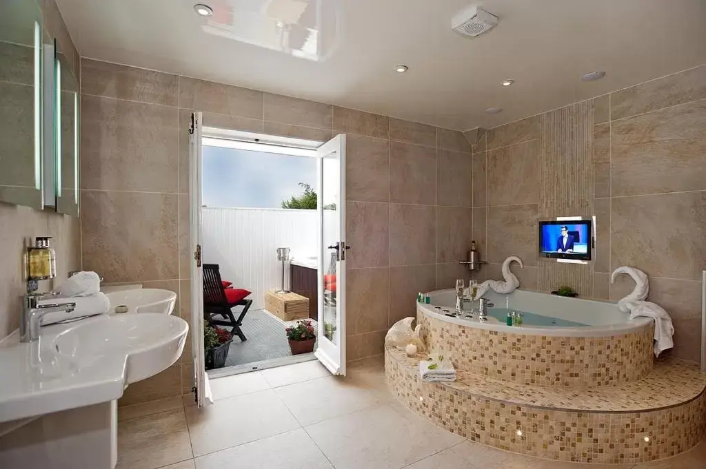 Bathroom in Aphrodites Group