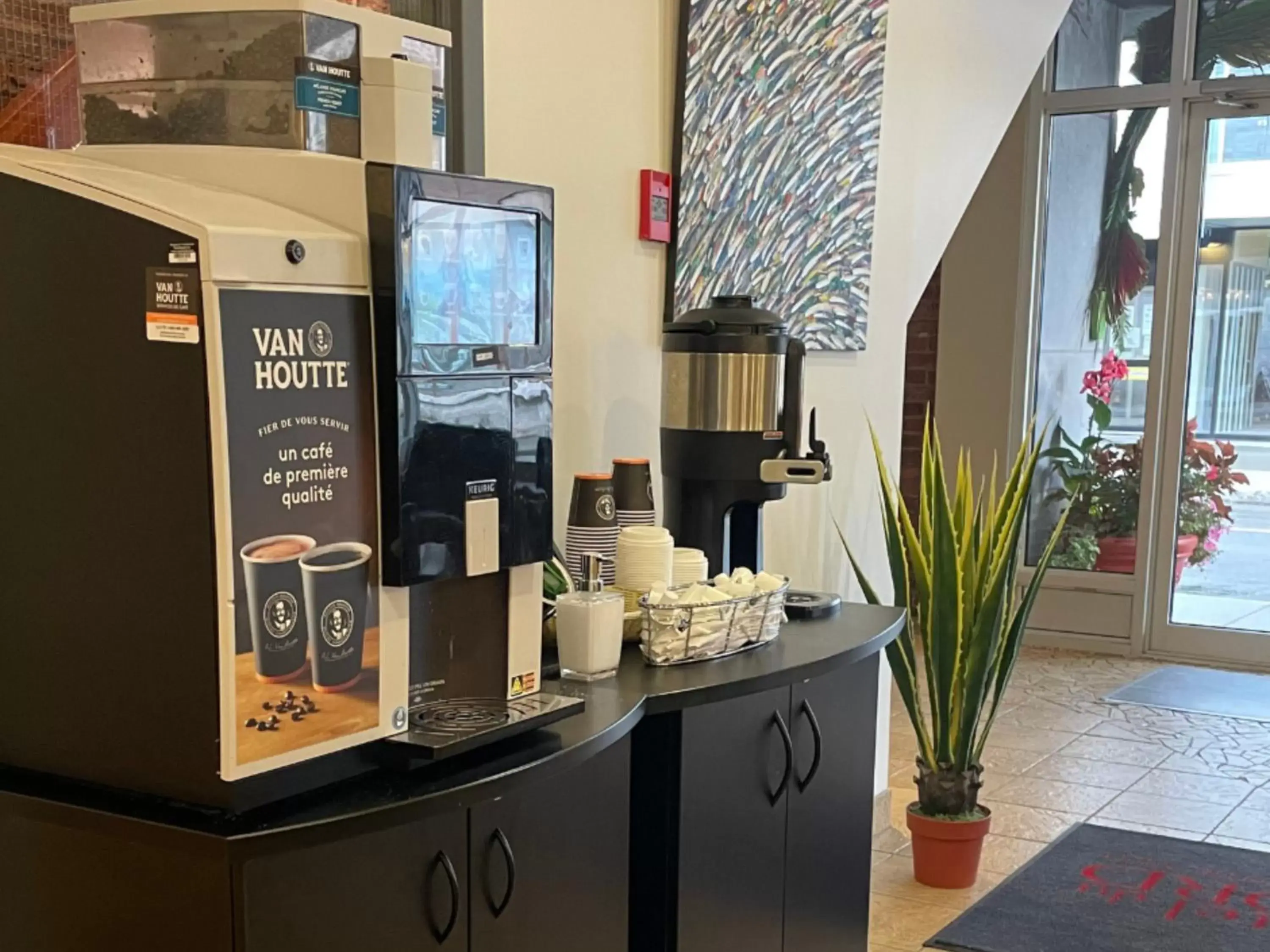 Coffee/tea facilities in Hotel du Nord